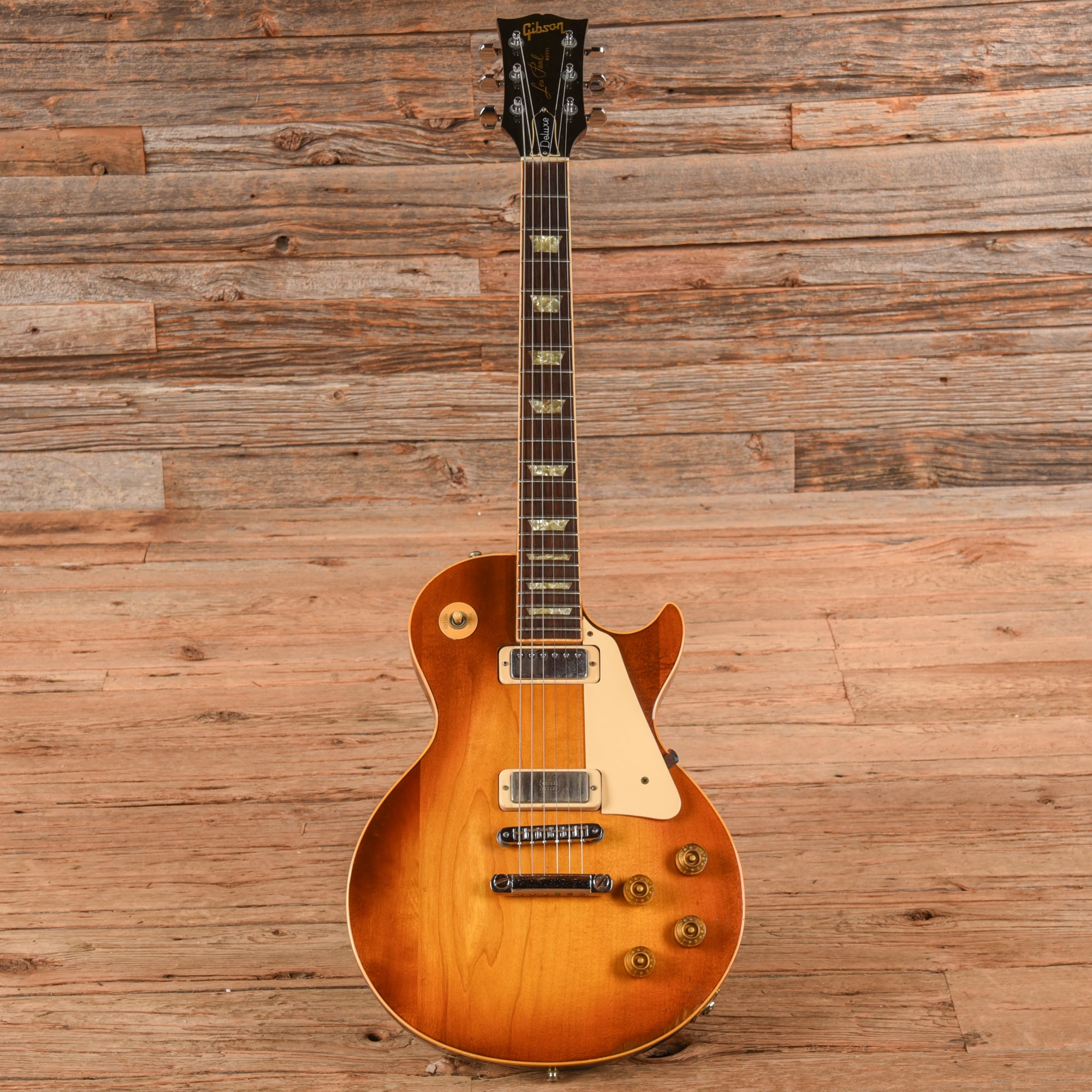 Gibson Les Paul Deluxe Sunburst 1976 Electric Guitars / Solid Body