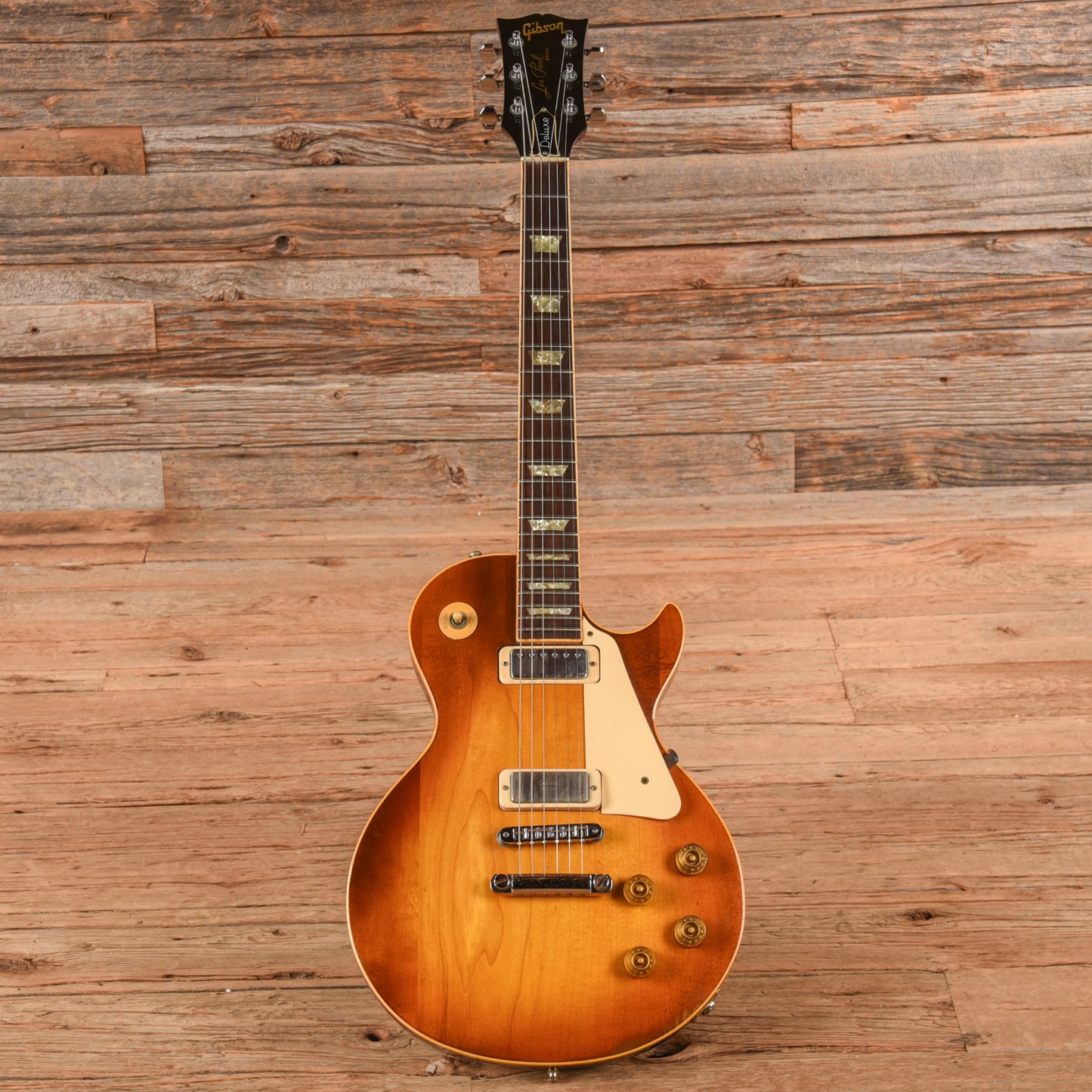 Gibson Les Paul Deluxe Sunburst 1976 Electric Guitars / Solid Body