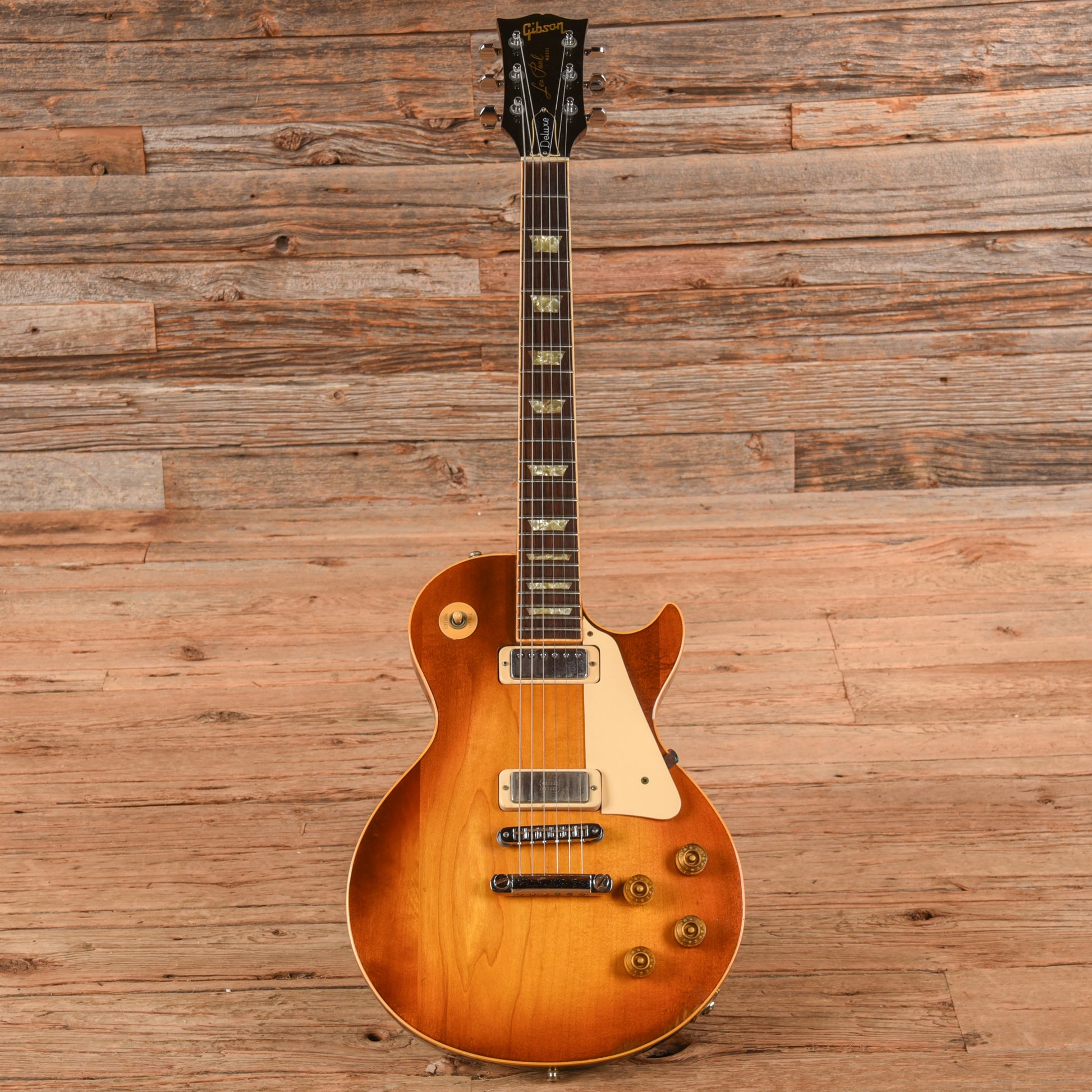 Gibson Les Paul Deluxe Sunburst 1976 Electric Guitars / Solid Body
