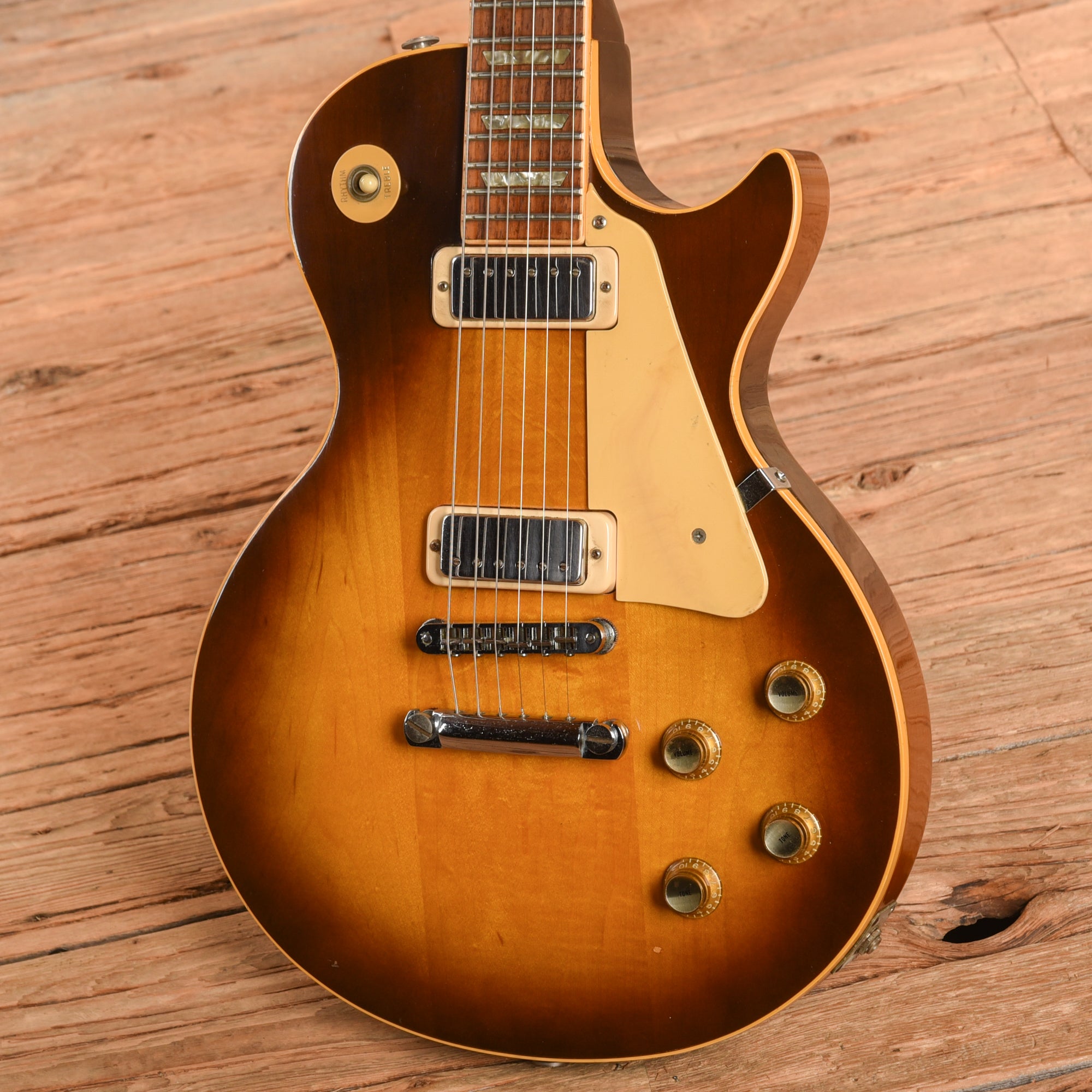 Gibson Les Paul Deluxe Sunburst 1978 Electric Guitars / Solid Body