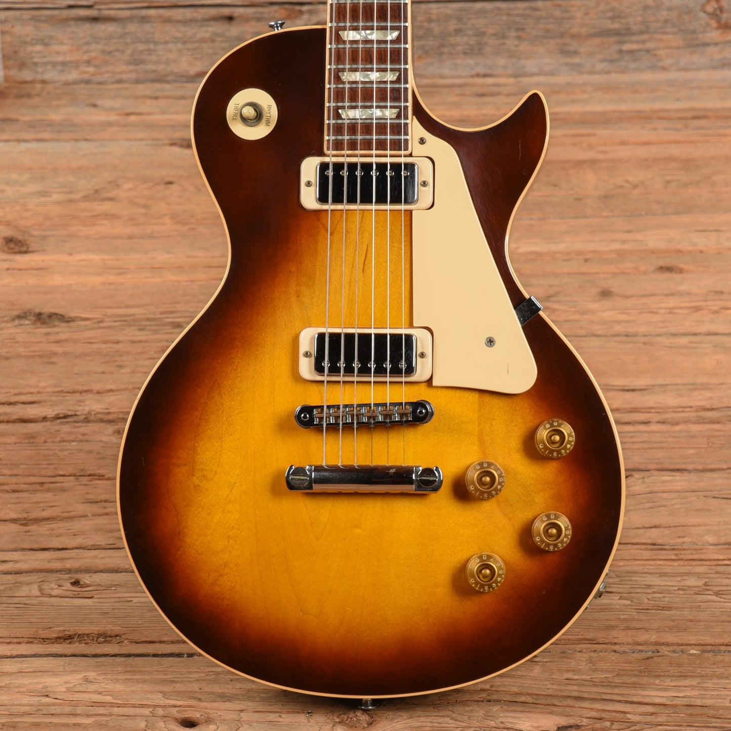 Gibson Les Paul Deluxe Sunburst 1980 Electric Guitars / Solid Body