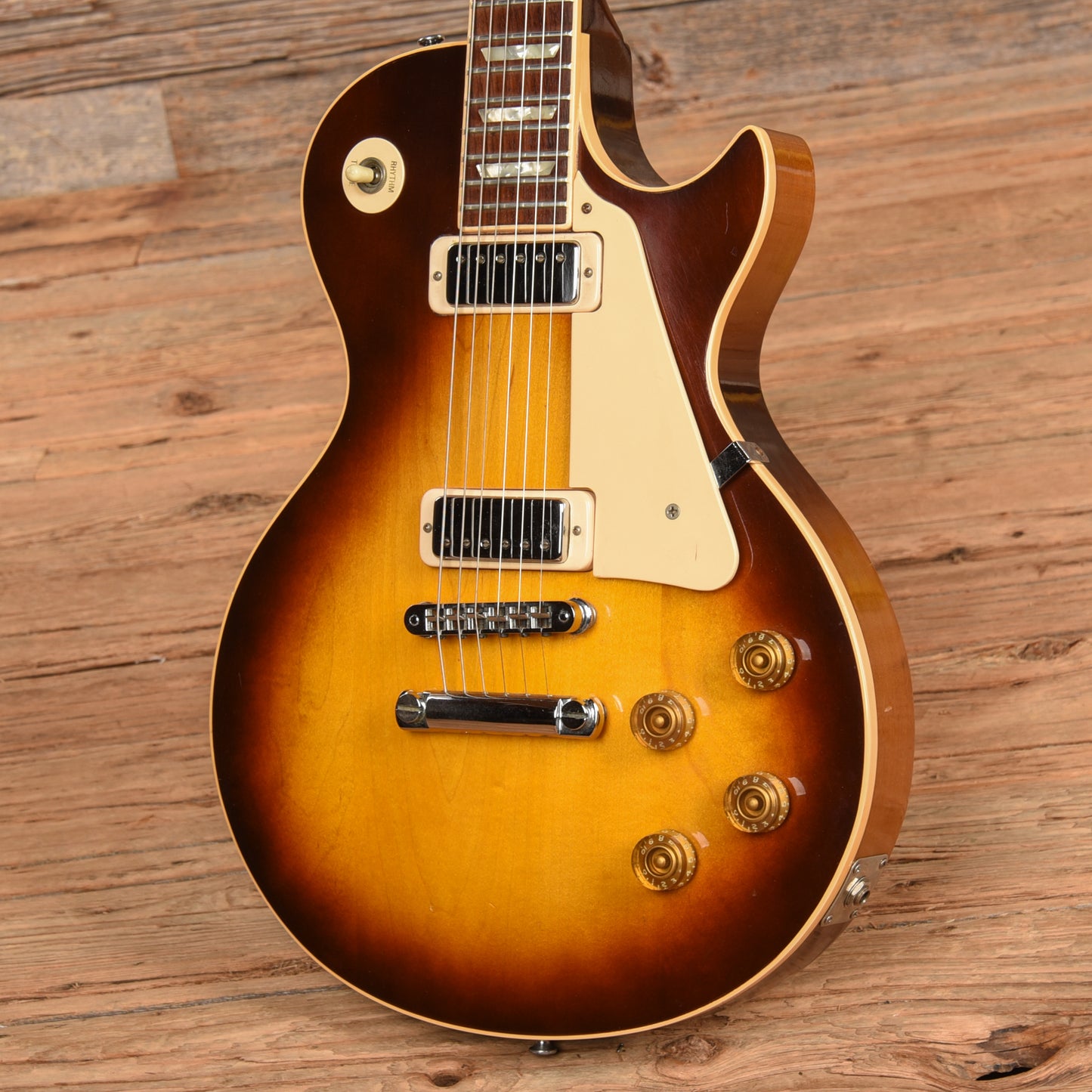 Gibson Les Paul Deluxe Sunburst 1980 Electric Guitars / Solid Body
