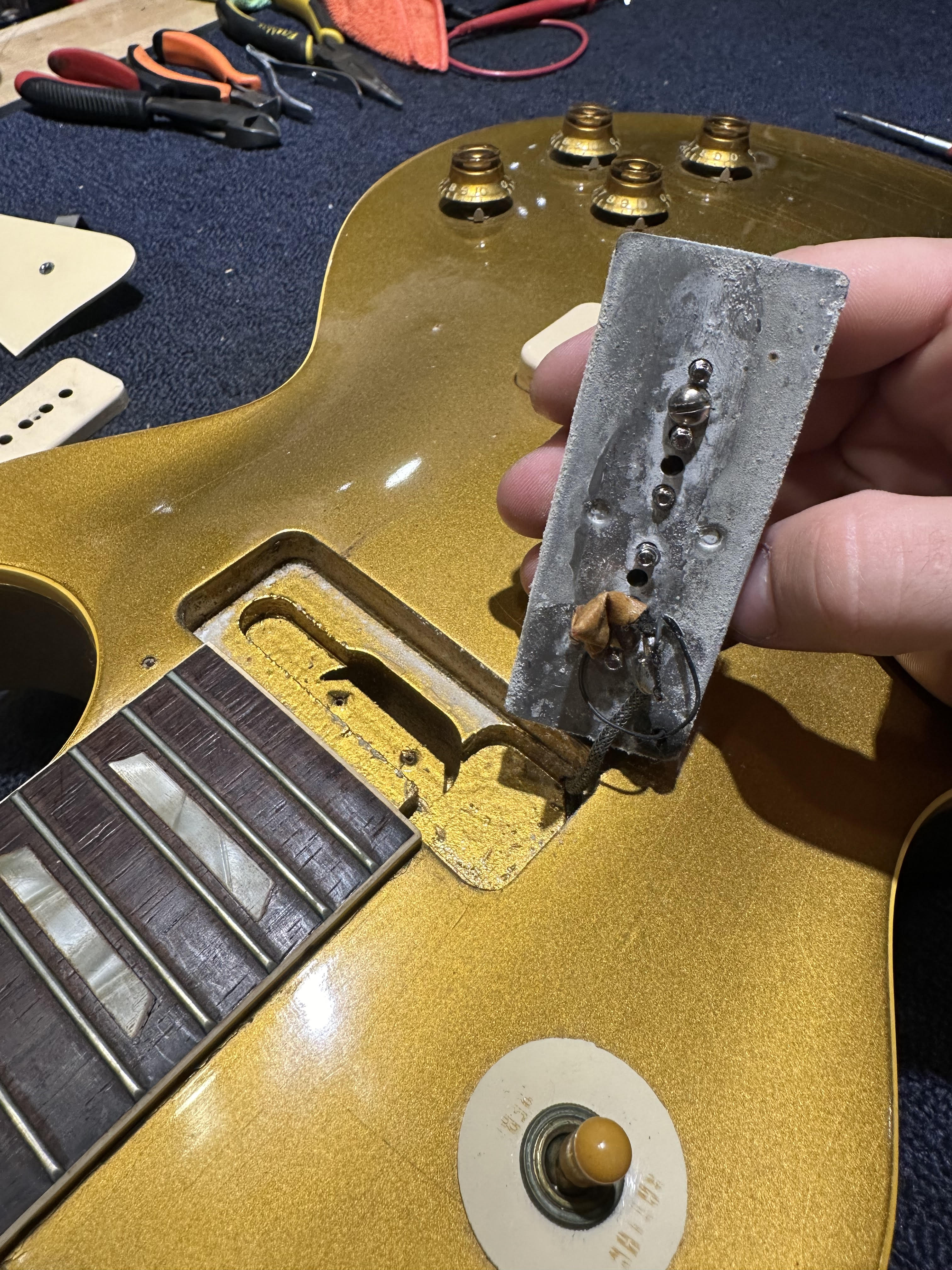 Gibson Les Paul Model Goldtop 1957 Electric Guitars / Solid Body