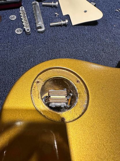 Gibson Les Paul Model Goldtop 1957 Electric Guitars / Solid Body