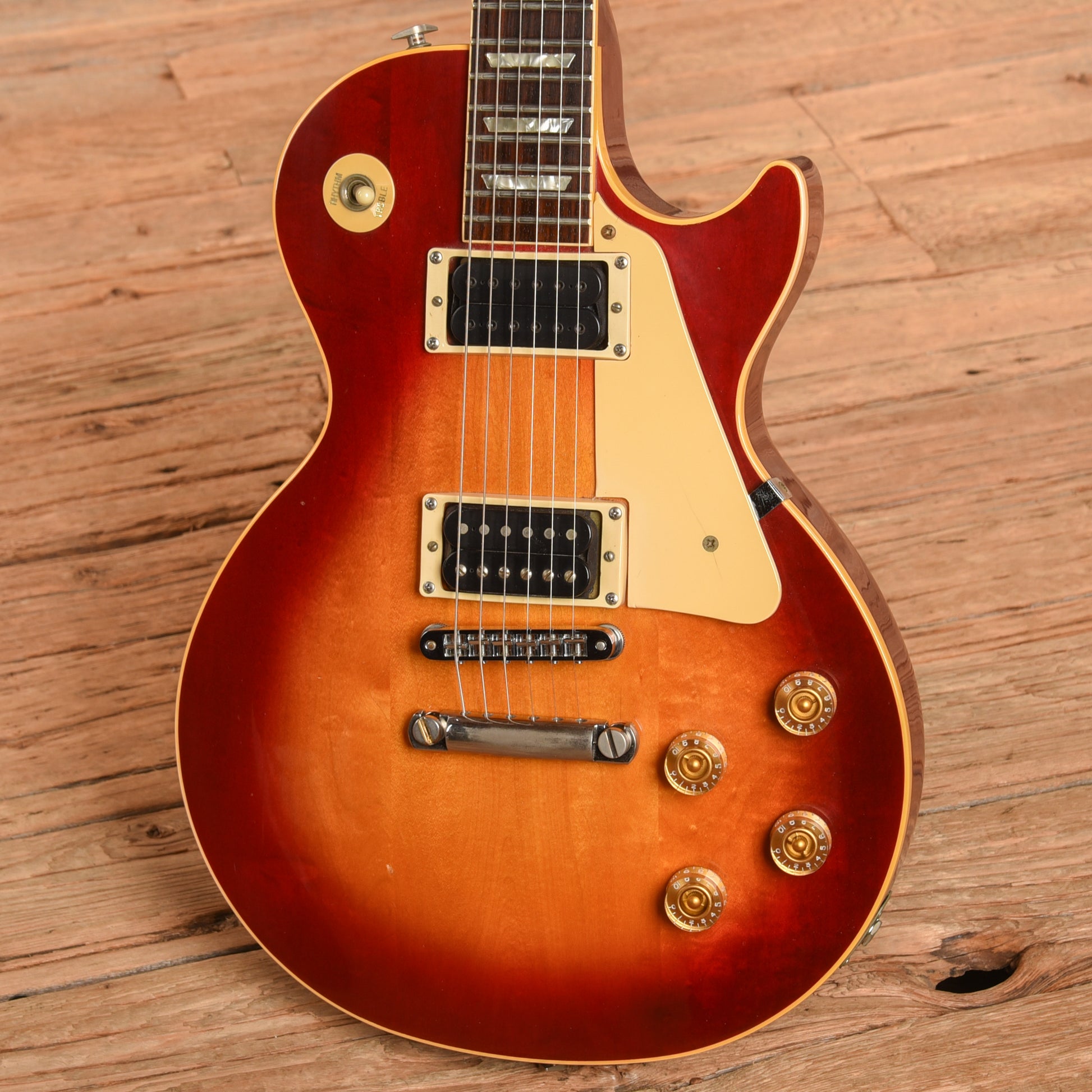 Gibson Les Paul Standard Sunburst 1983 Electric Guitars / Solid Body
