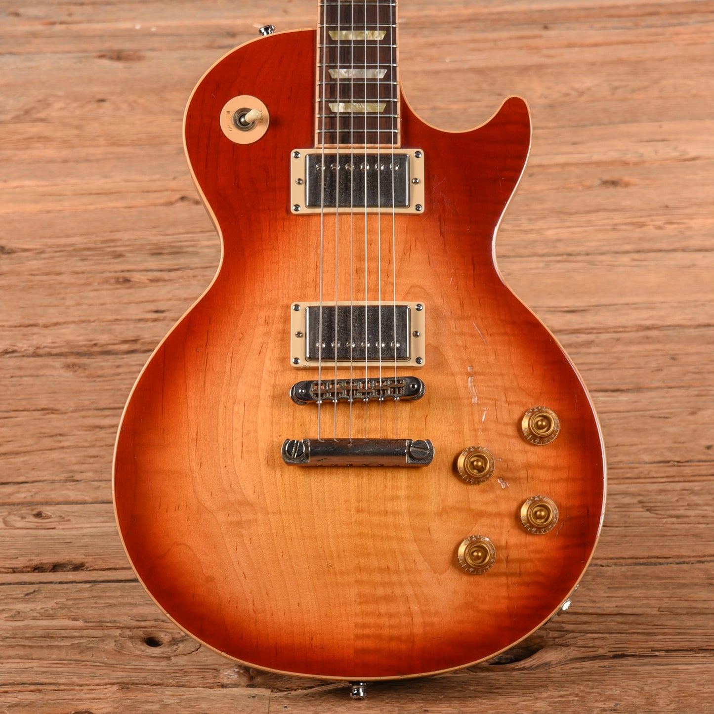 Gibson Les Paul Standard Sunburst 2005 Electric Guitars / Solid Body
