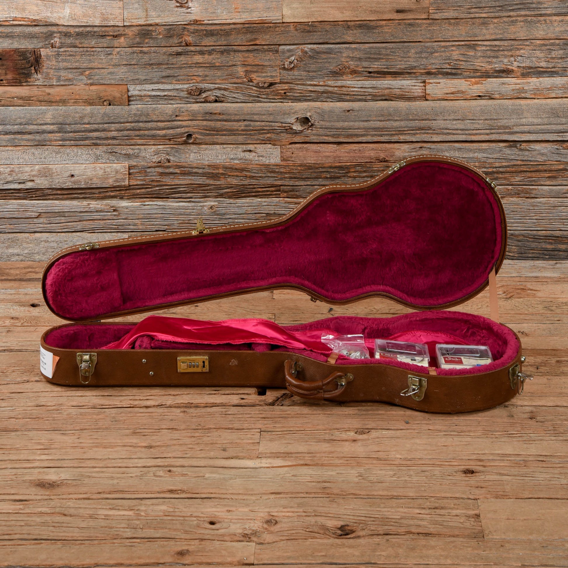 Gibson Les Paul Standard Vintage Sunburst 2001 Electric Guitars / Solid Body