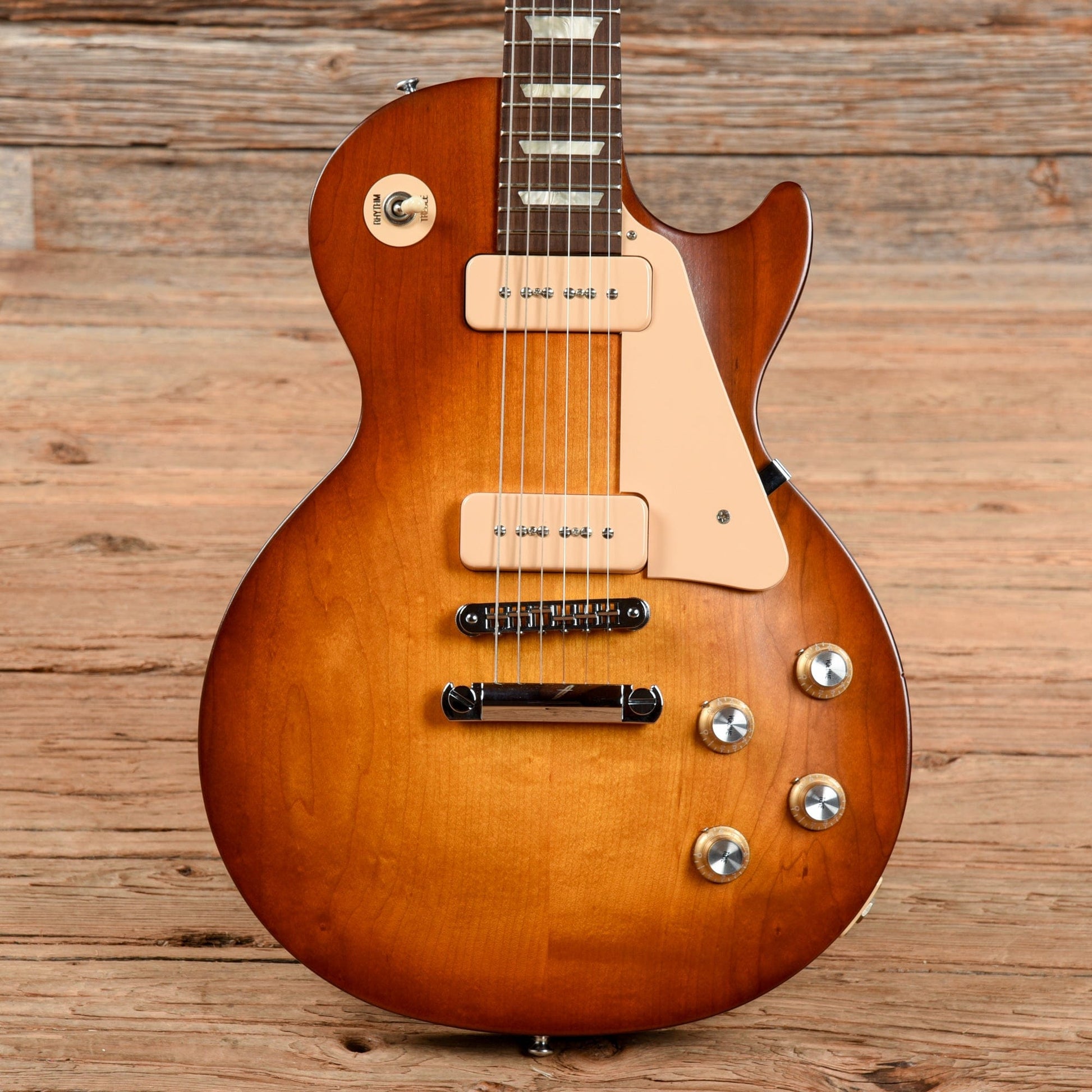 Gibson Les Paul Studio 60s Tribute Honey Burst 2011 Electric Guitars / Solid Body