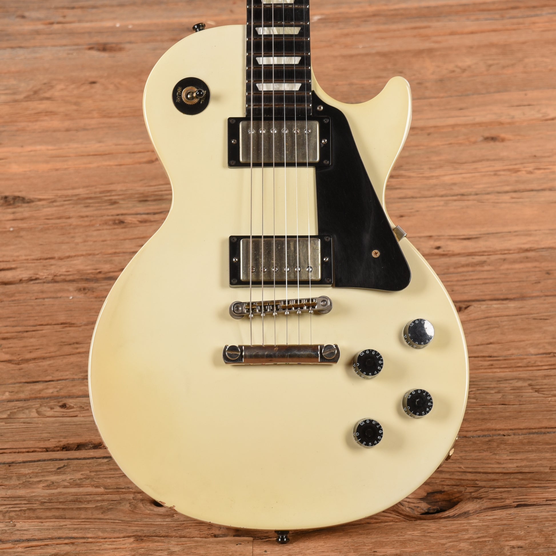 Gibson Les Paul Studio Alpine White 2006 Electric Guitars / Solid Body
