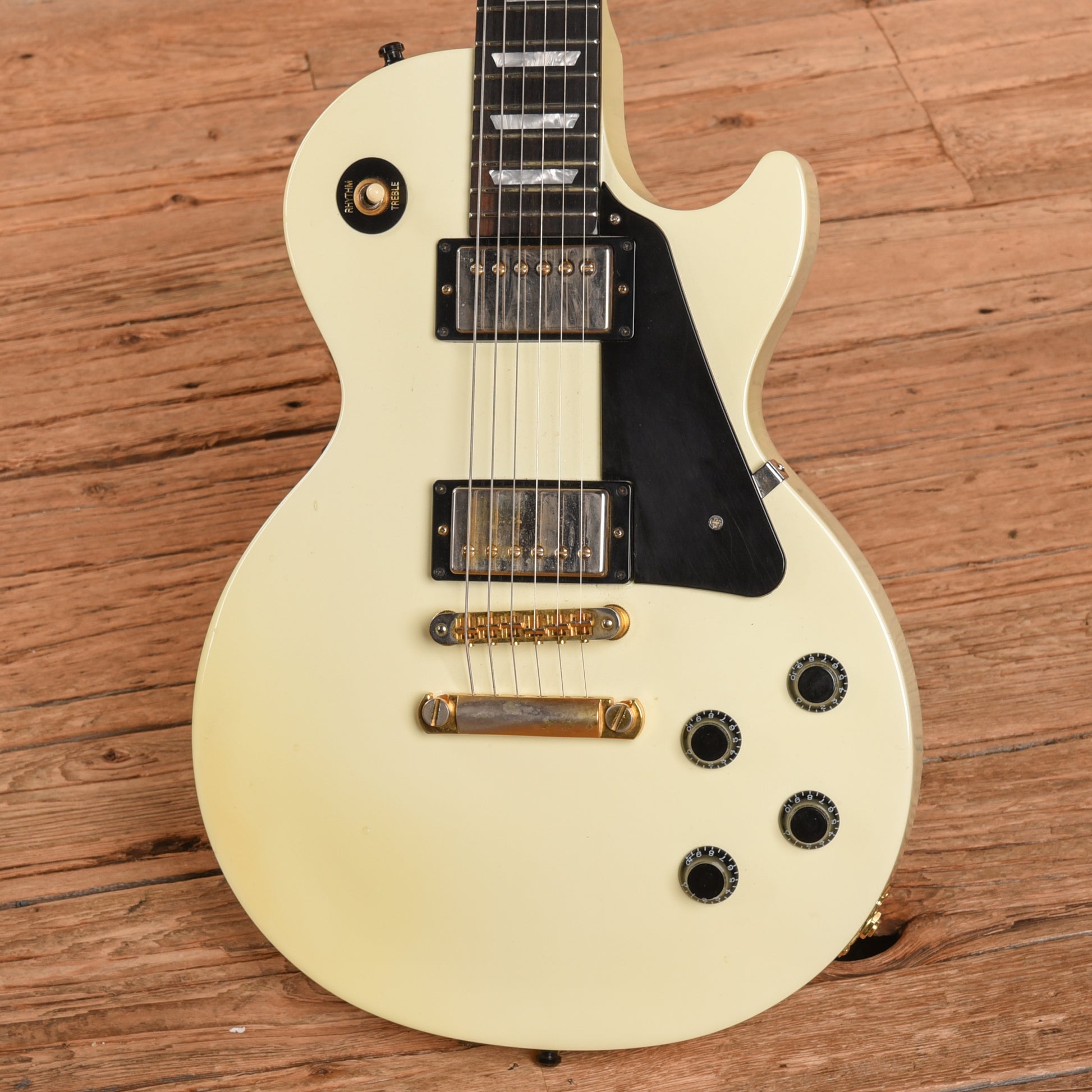 Gibson Les Paul Studio Alpine White 2011 Electric Guitars / Solid Body
