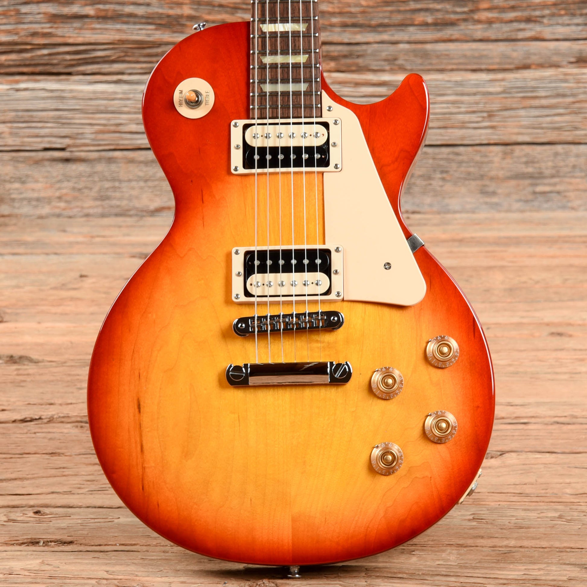 Gibson Les Paul Studio Deluxe Sunburst 2010 Electric Guitars / Solid Body