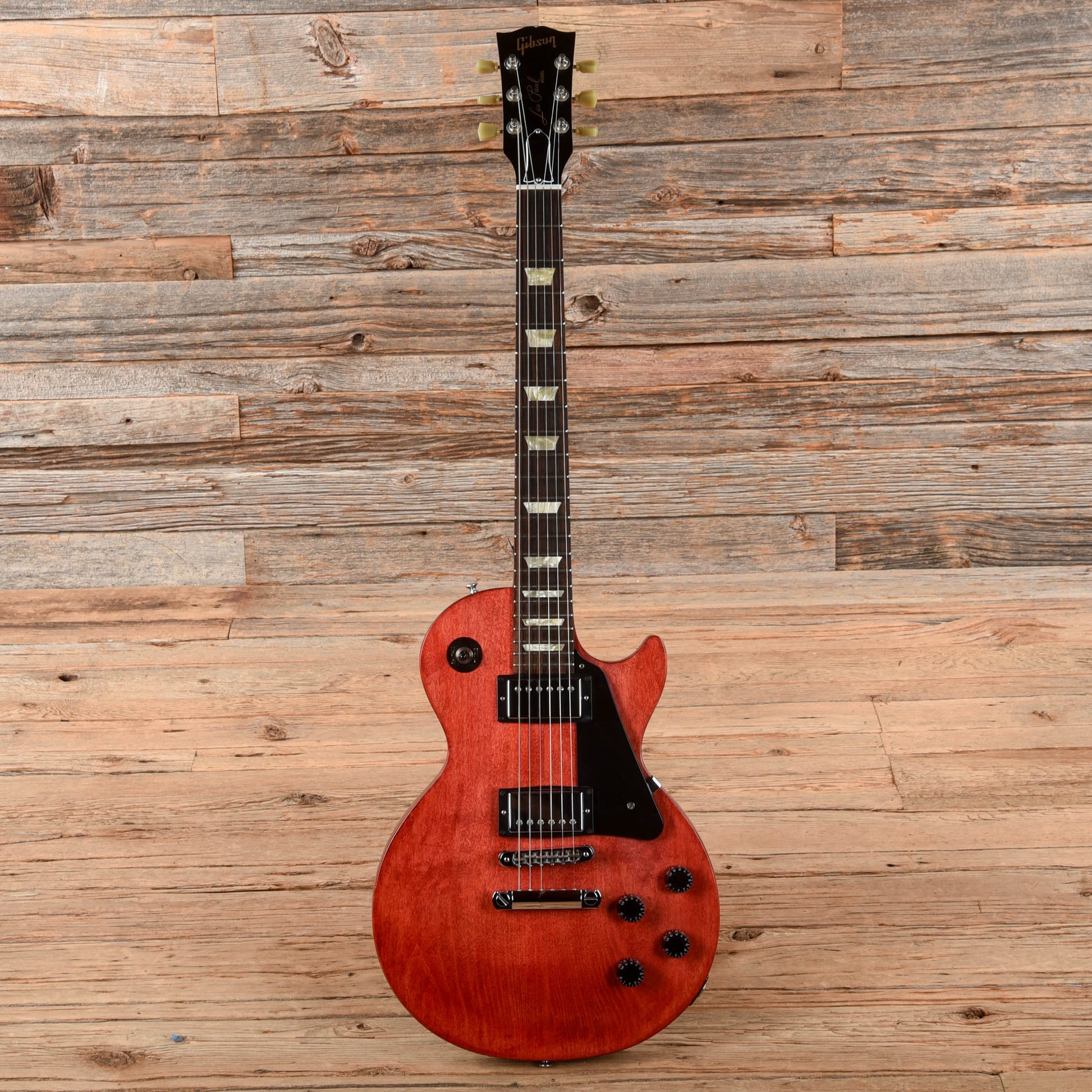 Gibson Les Paul Studio Faded Satin Cherry 2011 Electric Guitars / Solid Body