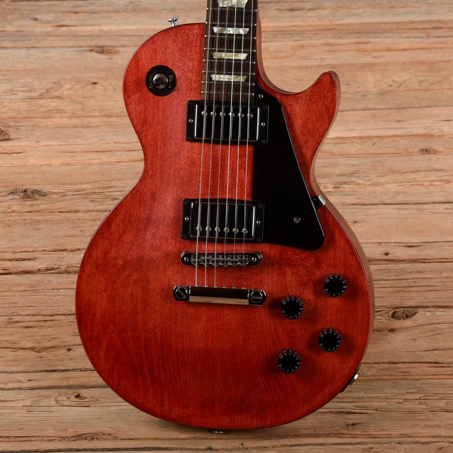 Gibson Les Paul Studio Faded Satin Cherry 2011 Electric Guitars / Solid Body