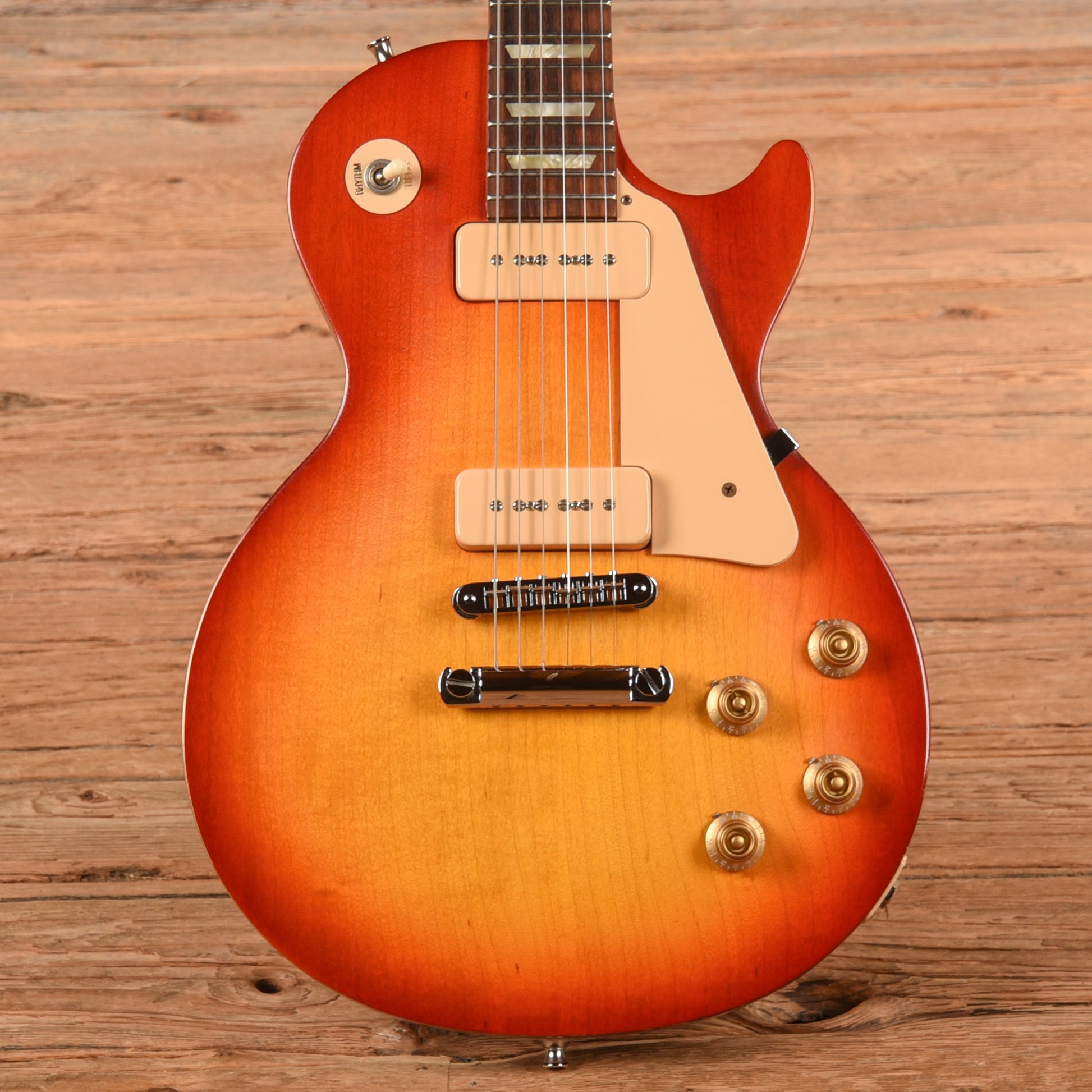 Gibson Les Paul Tribute '50s Cherry Sunburst 2011 Electric Guitars / Solid Body