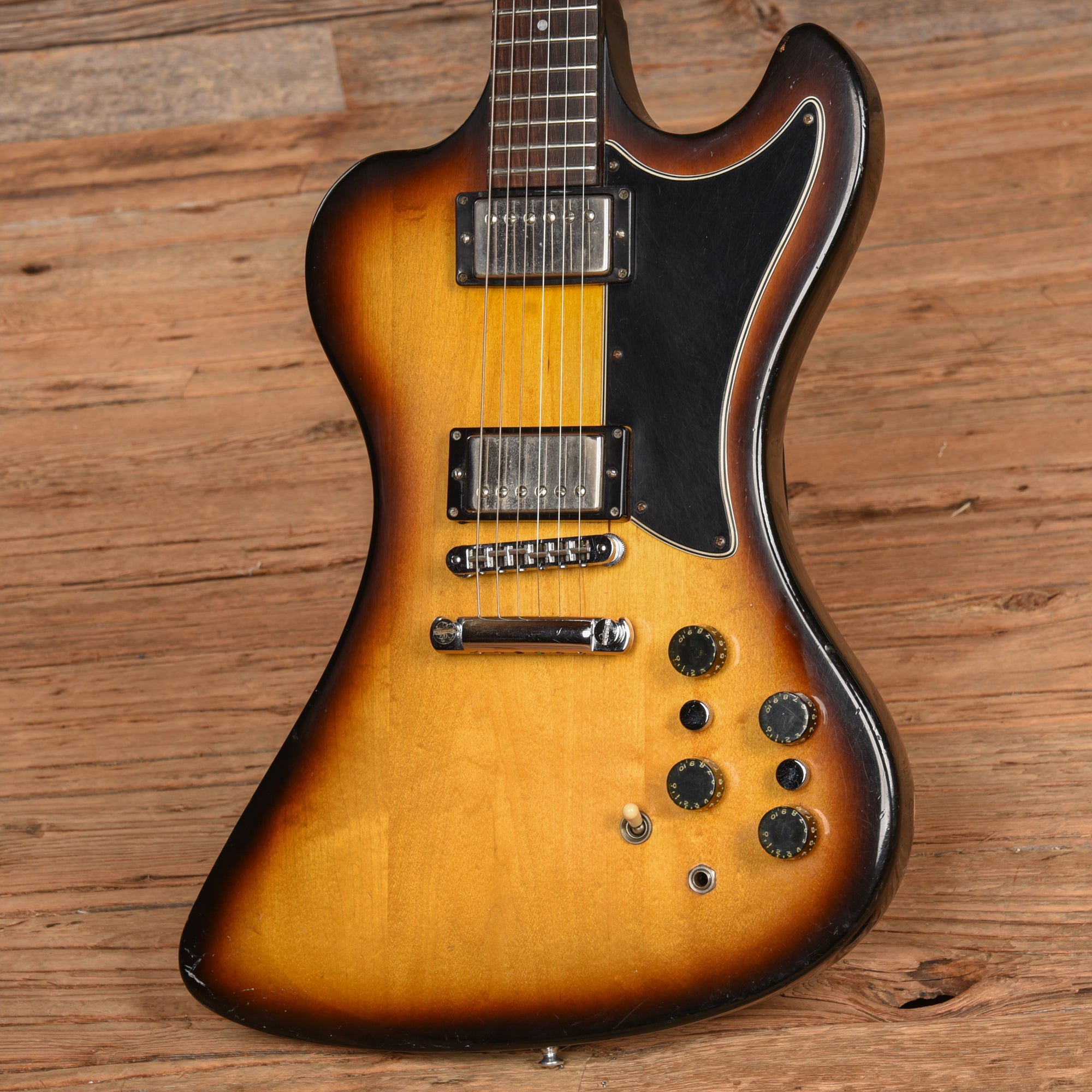 Gibson RD Standard Sunburst 1977 Electric Guitars / Solid Body