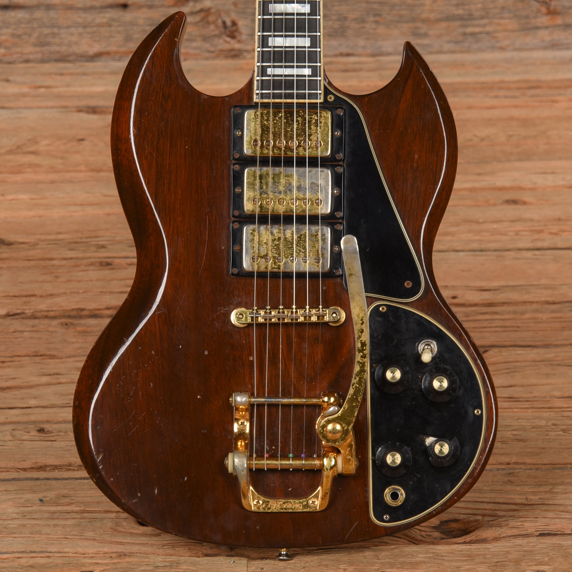 Gibson SG Custom Walnut 1971 – Chicago Music Exchange Gibson SG Custom Walnut 1971 – Chicago Music Exchange