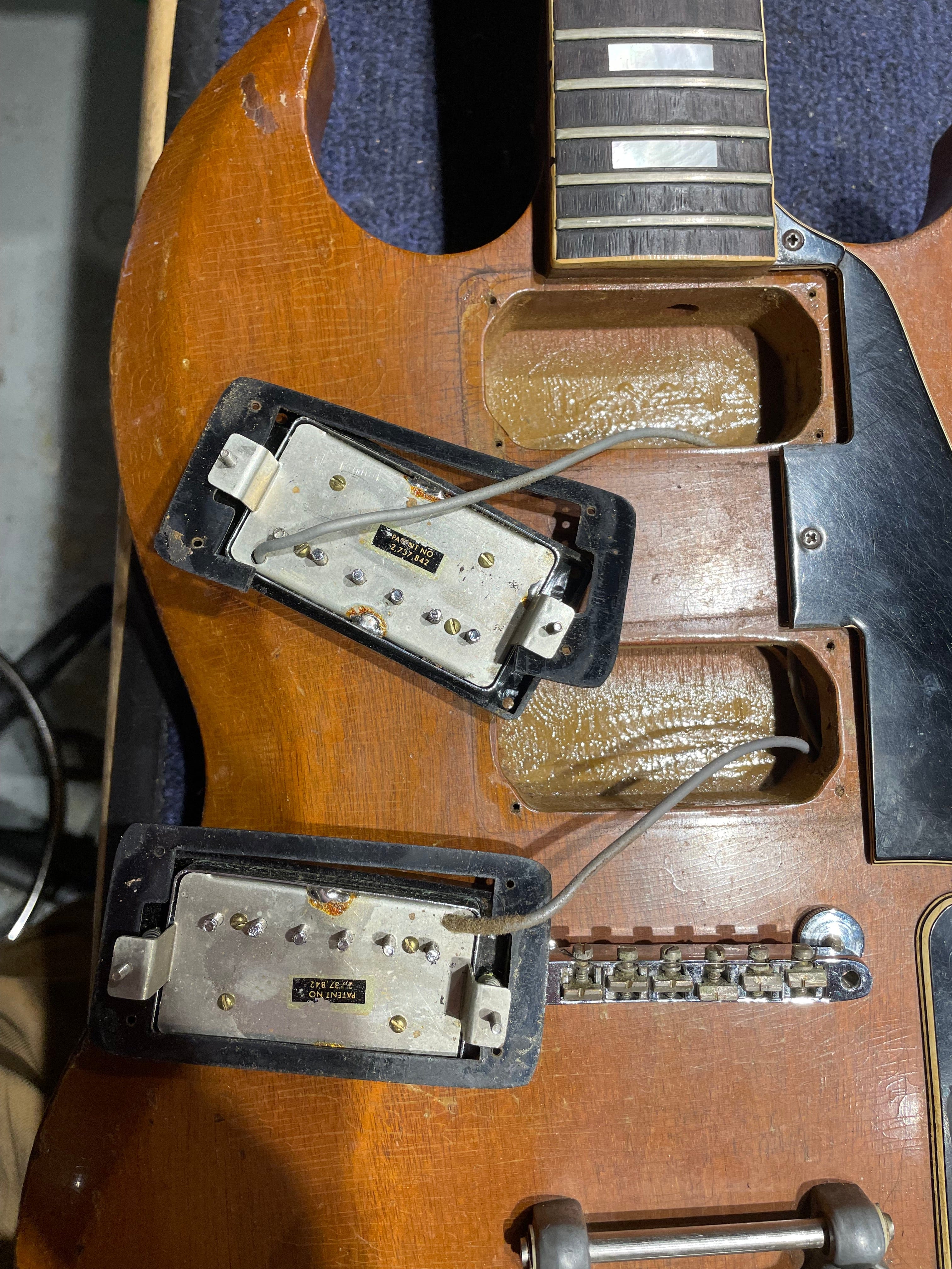 Gibson SG Deluxe Walnut 1971 Electric Guitars / Solid Body