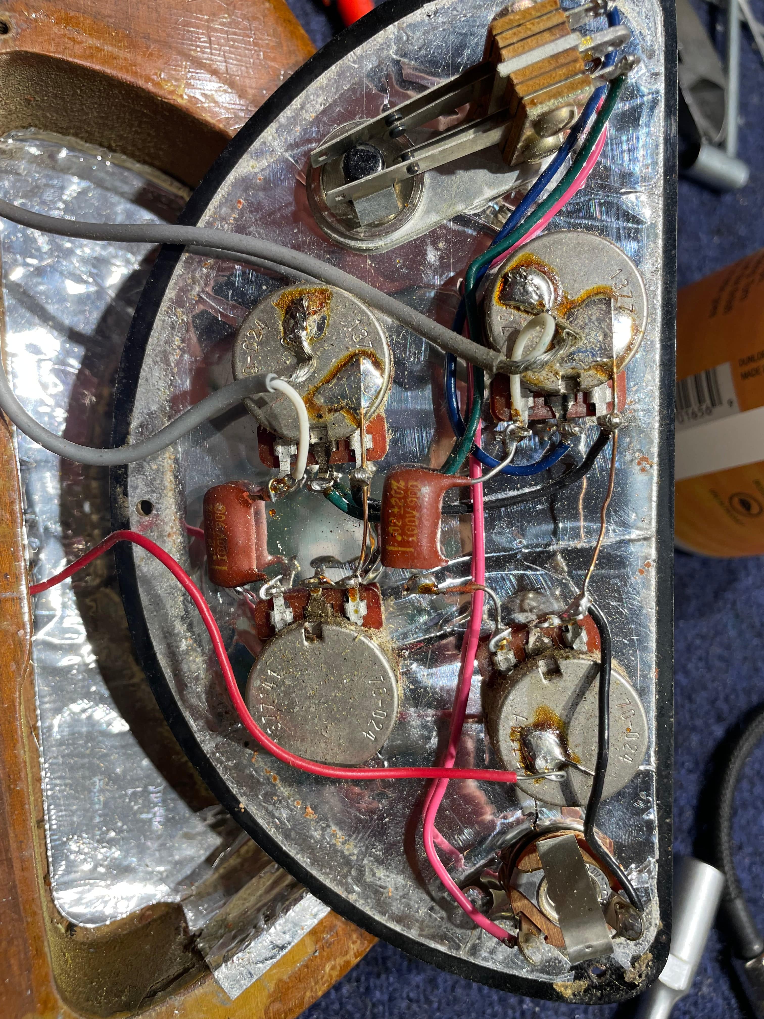 Gibson SG Deluxe Walnut 1971 Electric Guitars / Solid Body