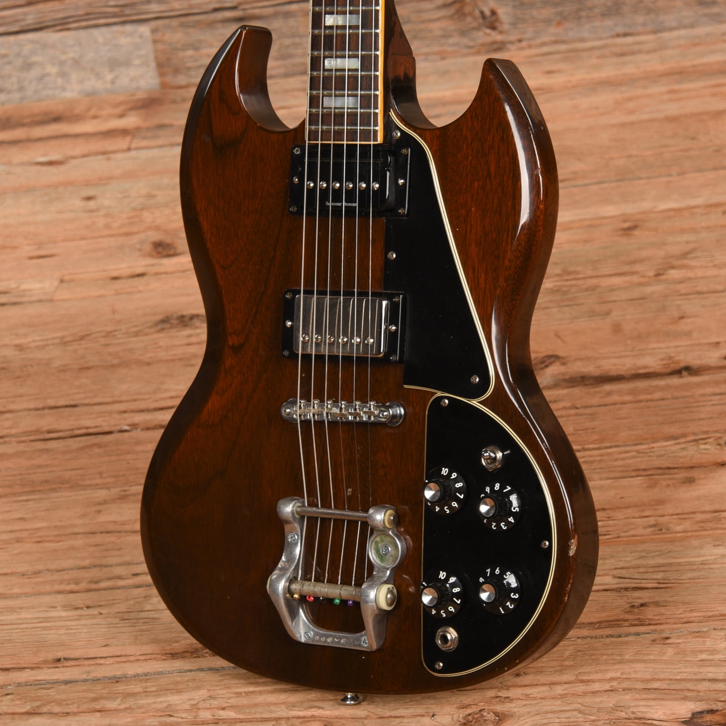 Gibson SG Deluxe Walnut 1972 Electric Guitars / Solid Body