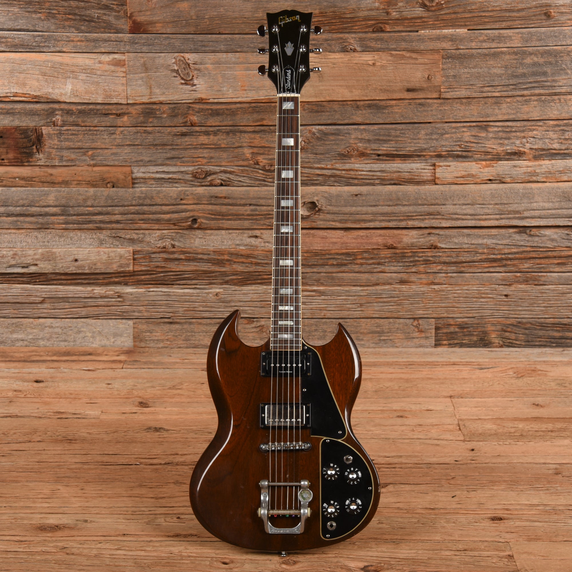 Gibson SG Deluxe Walnut 1972 – Chicago Music Exchange