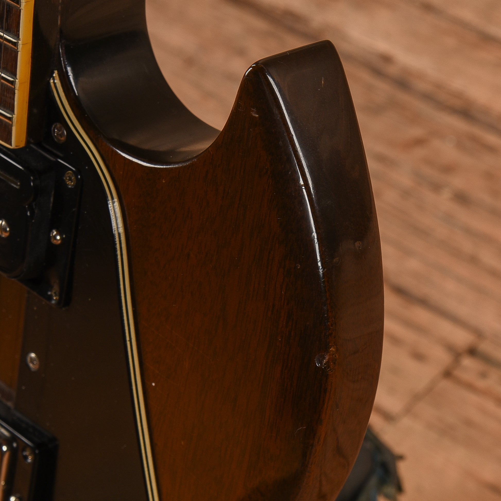 Gibson SG Deluxe Walnut 1972 Electric Guitars / Solid Body