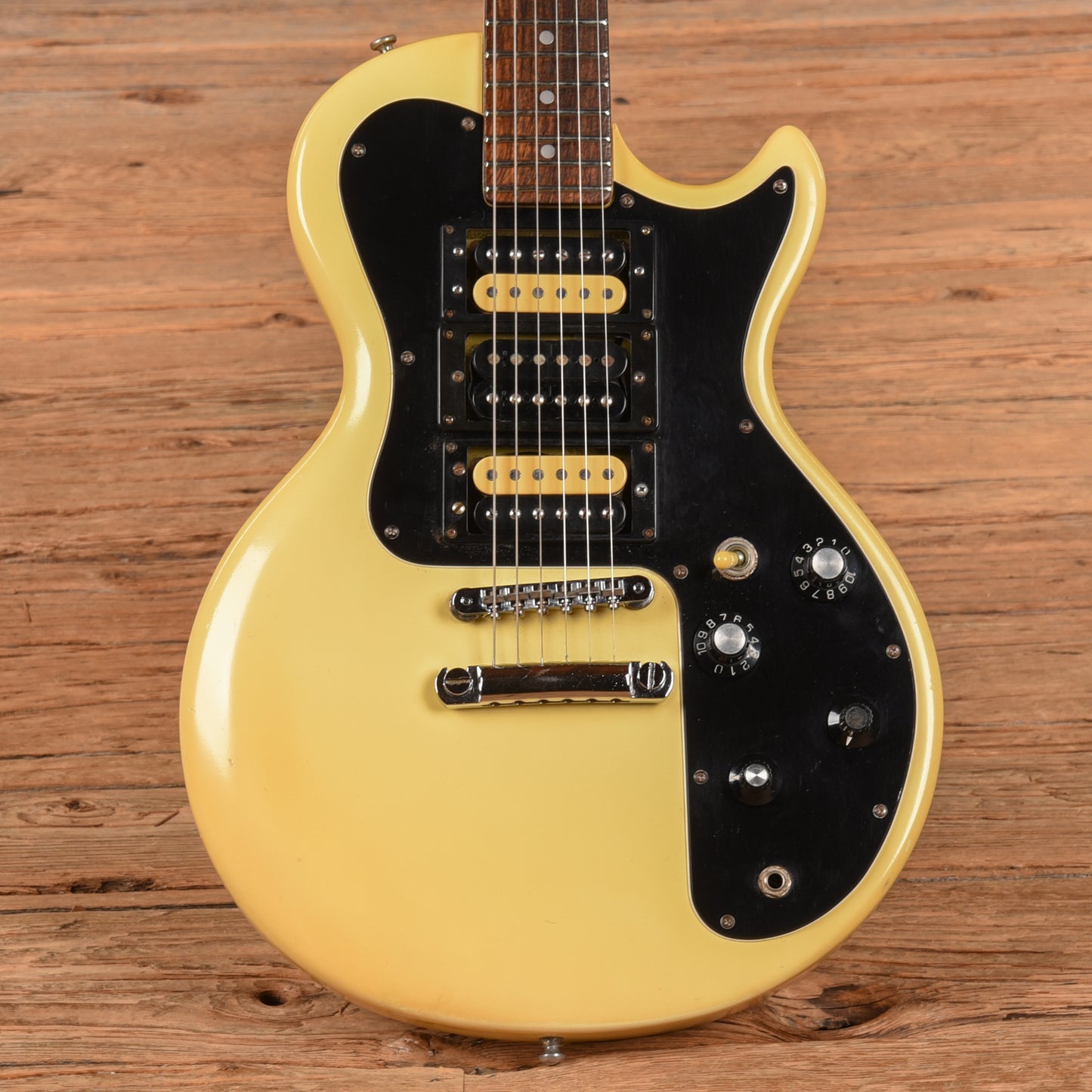 Gibson Sonex 180 Deluxe White 1981 Electric Guitars / Solid Body