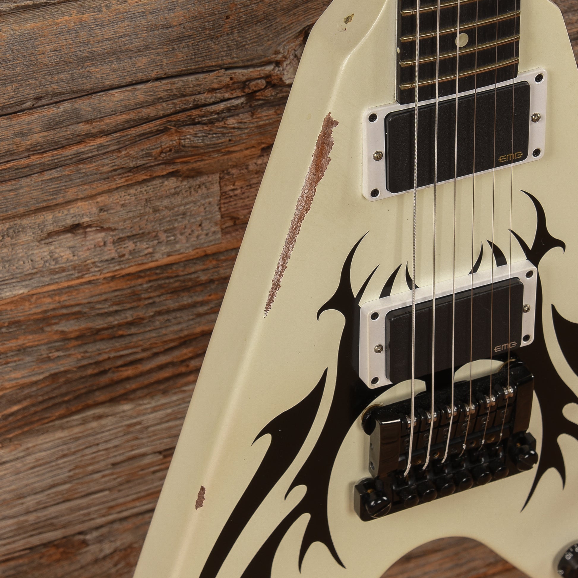 Gibson Tribal Flying V White 2009 Electric Guitars / Solid Body