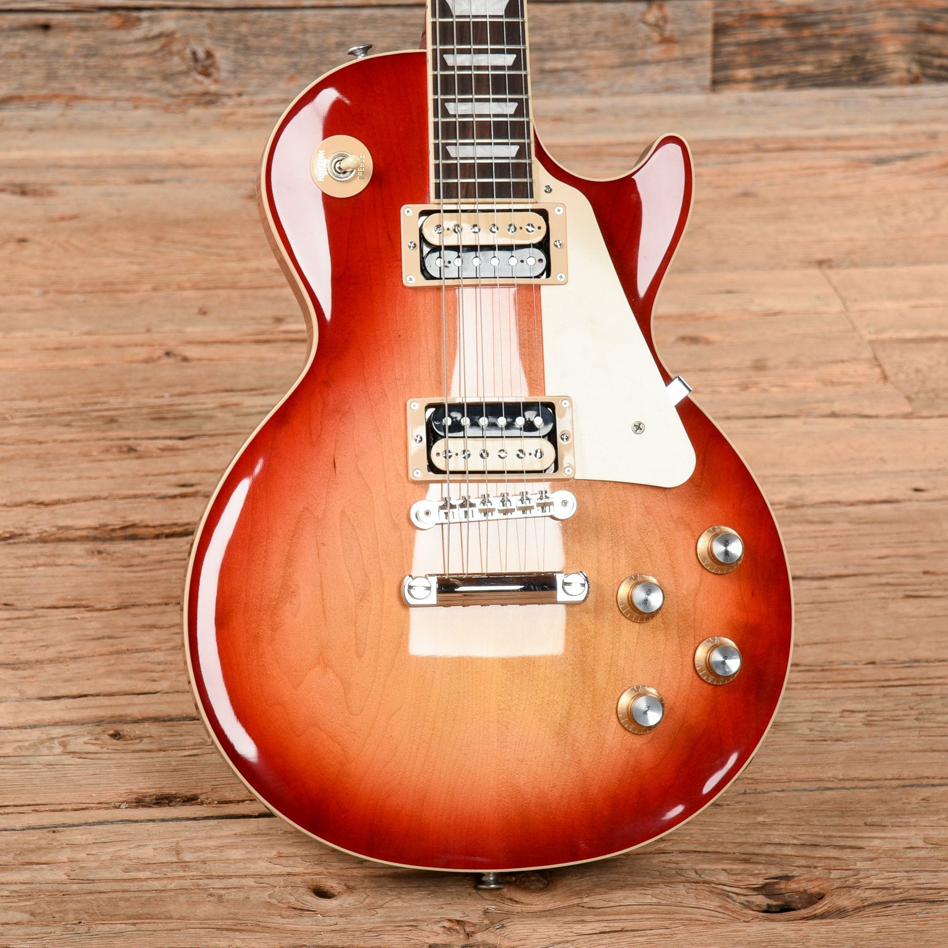 Gibson USA Les Paul Classic Heritage Cherry Sunburst Electric Guitars / Solid Body