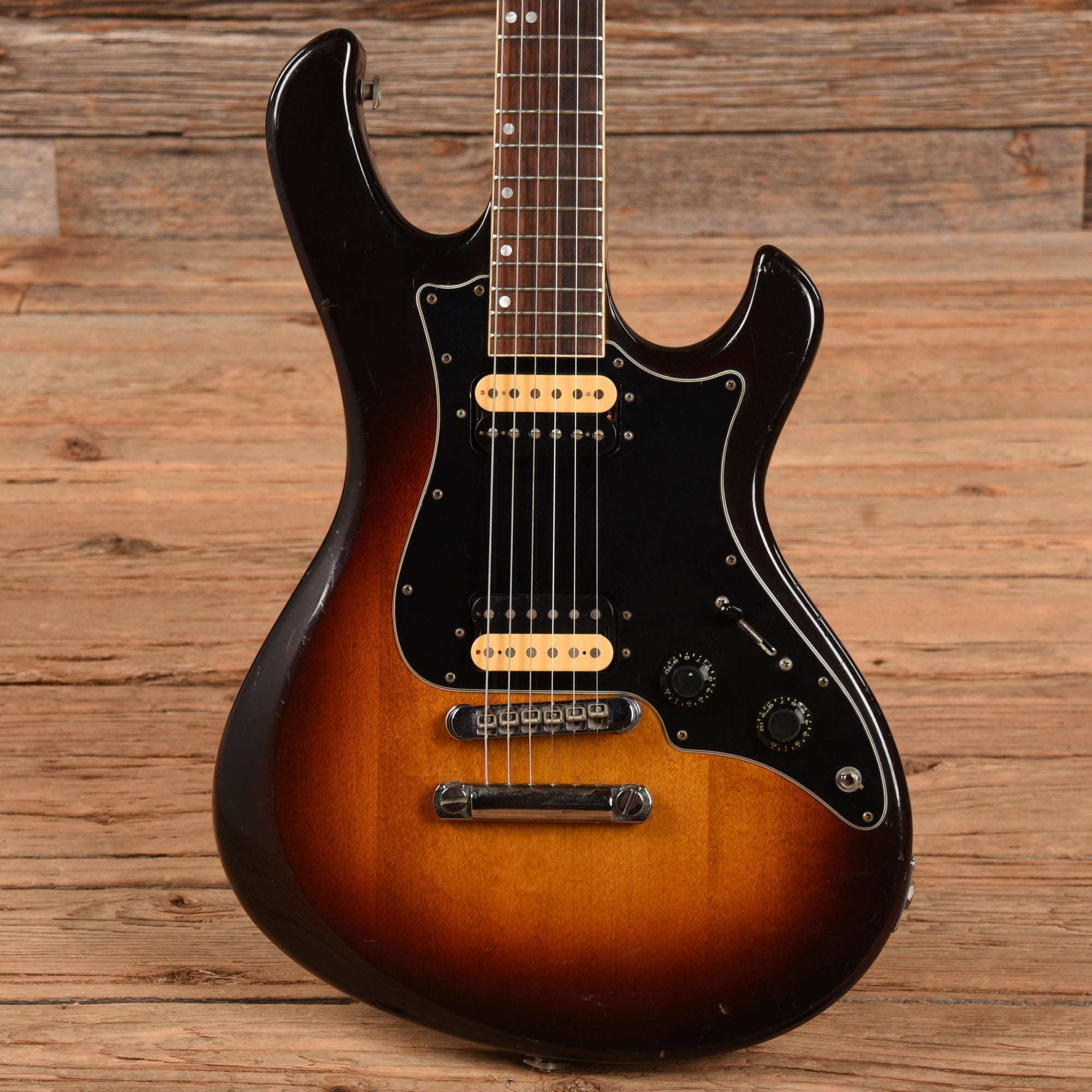 Gibson Victory CM MV-II Prototype Sunburst 1982 Electric Guitars / Solid Body