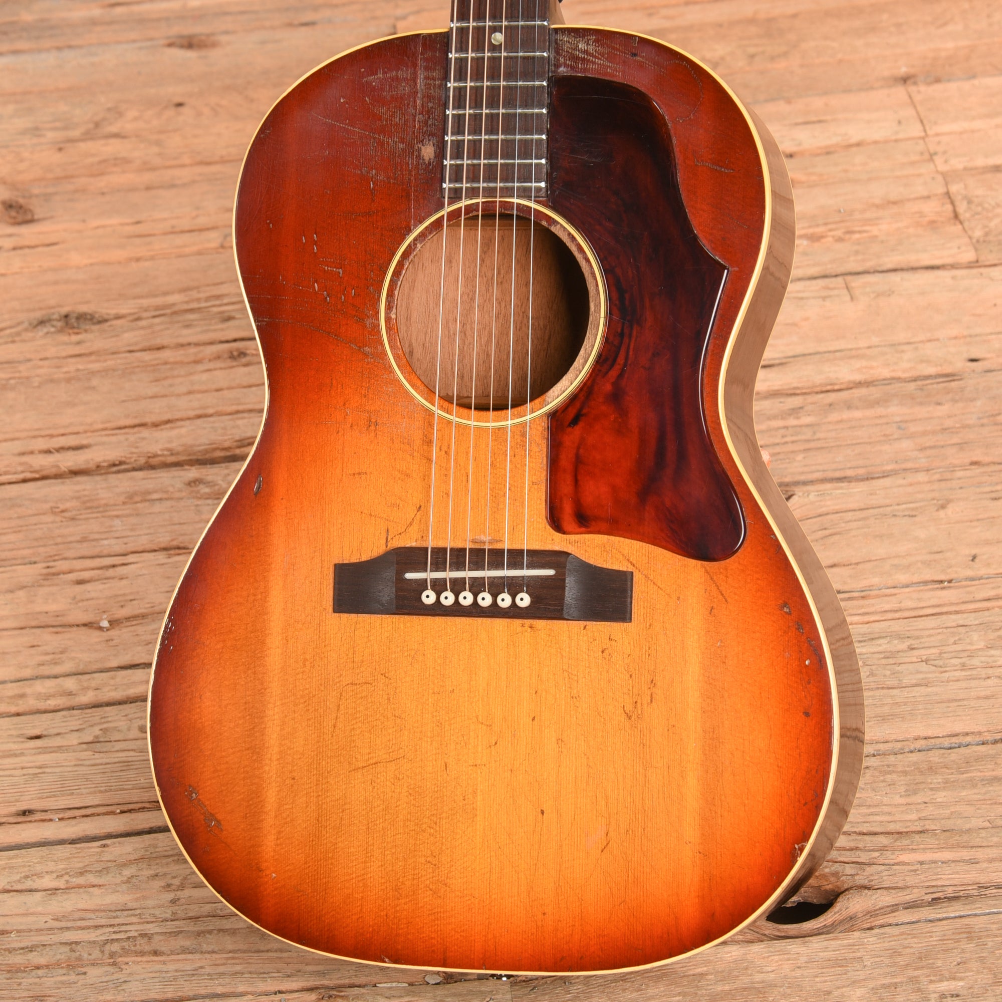 Gibson LG-1 Sunburst 1965