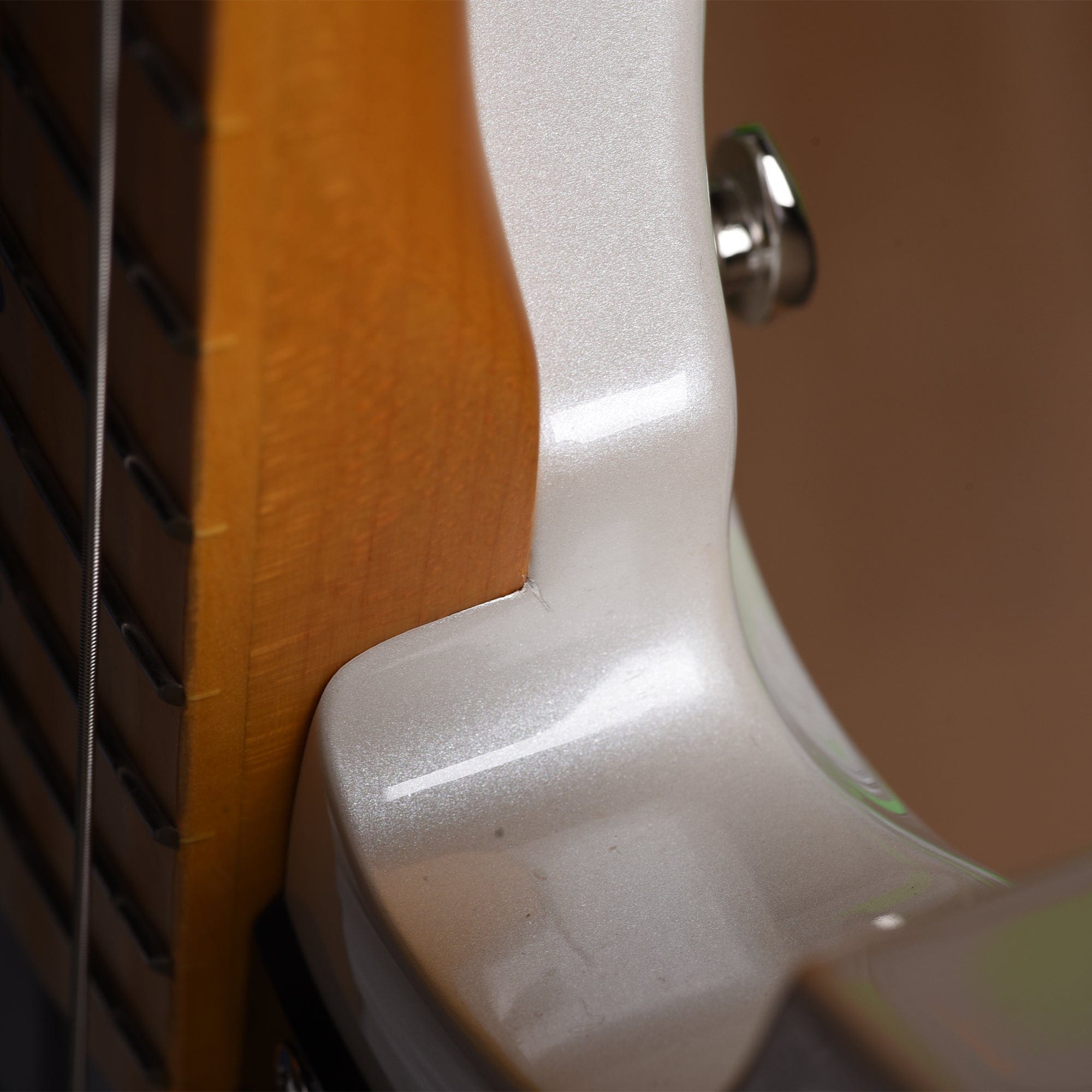 GCI Deconstructivist Bass Gloss Pearl White Bass Guitars / 4-String