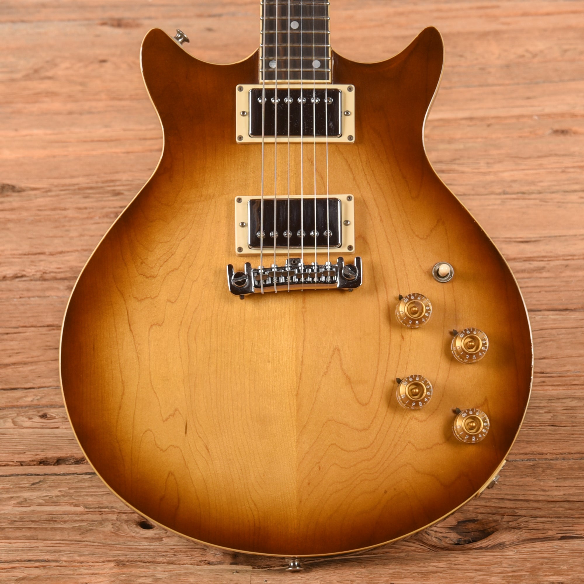 Greco MR800 Sunburst 1977 Electric Guitars / Solid Body