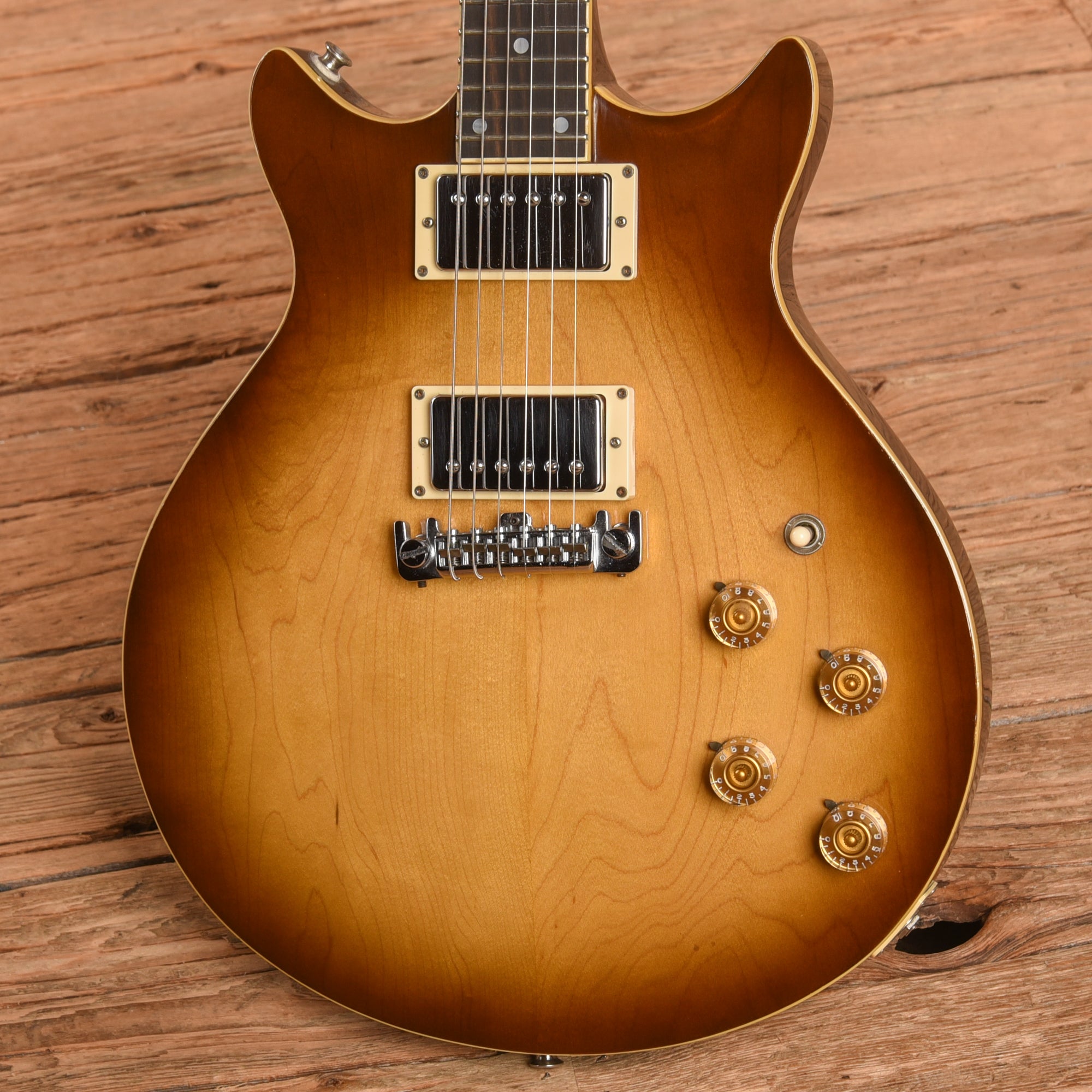 Greco MR800 Sunburst 1977 Electric Guitars / Solid Body