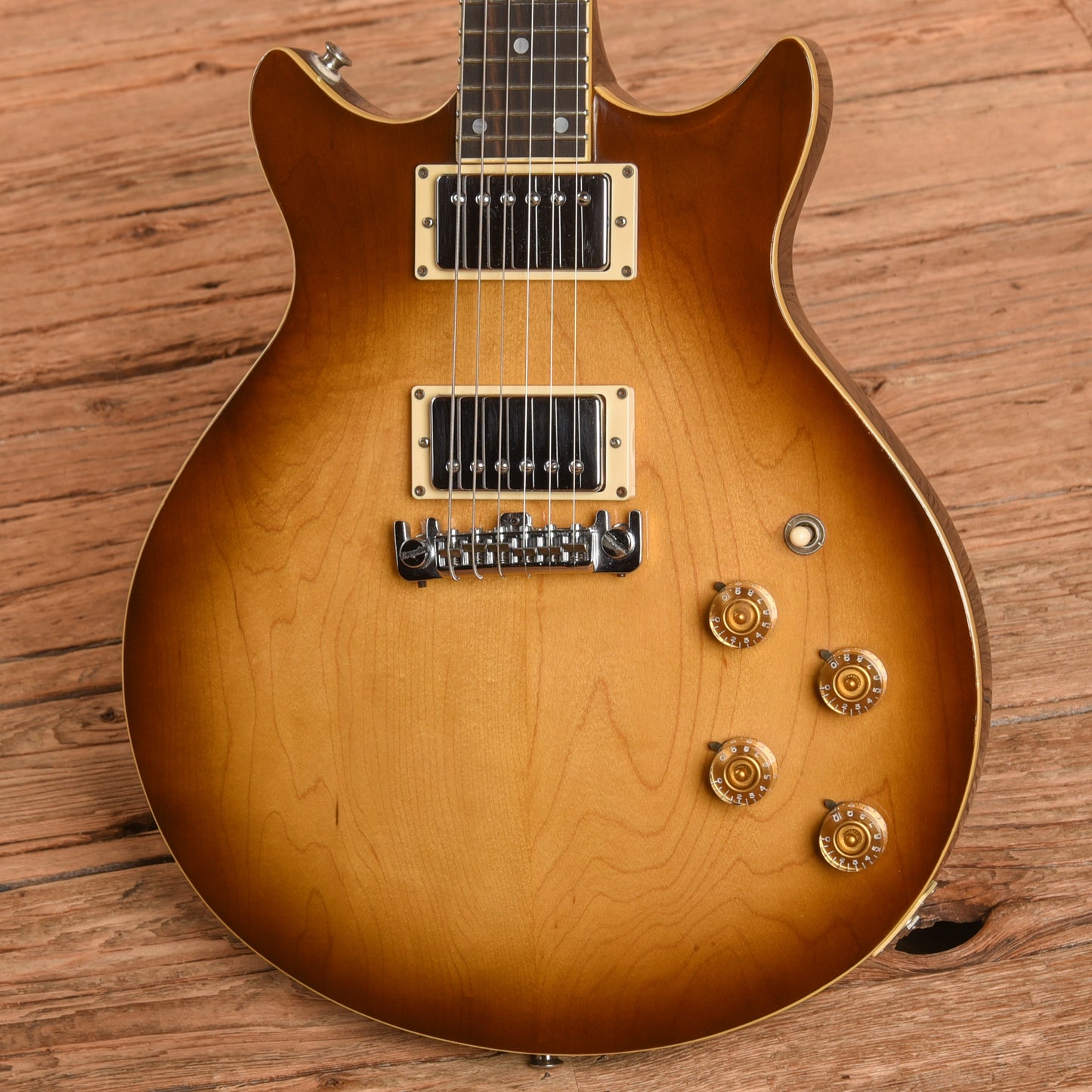 Greco MR800 Sunburst 1977 Electric Guitars / Solid Body