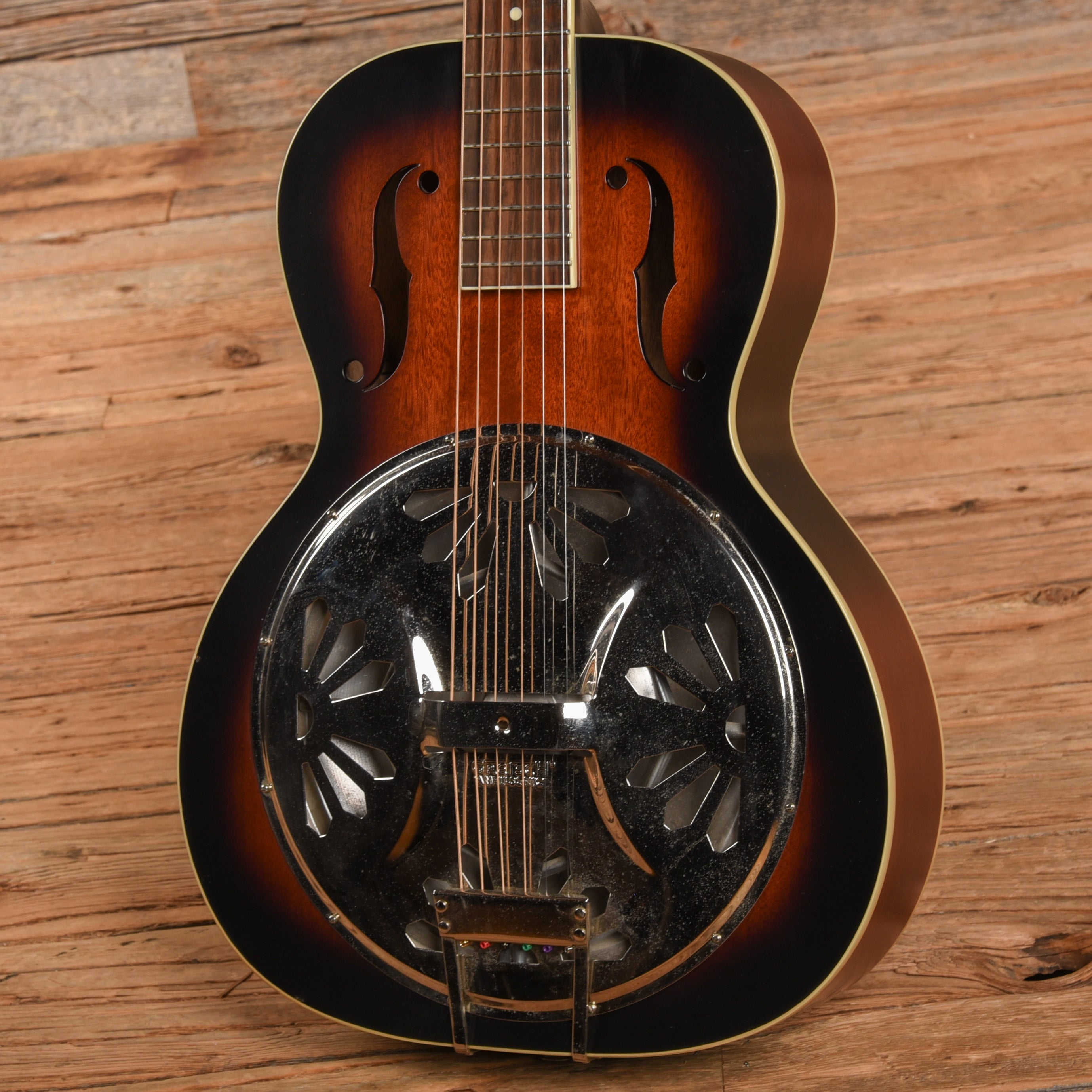 Gretsch G9220 Bobtail Round-Neck Acoustic Electric Sunburst Acoustic Guitars / Resonator