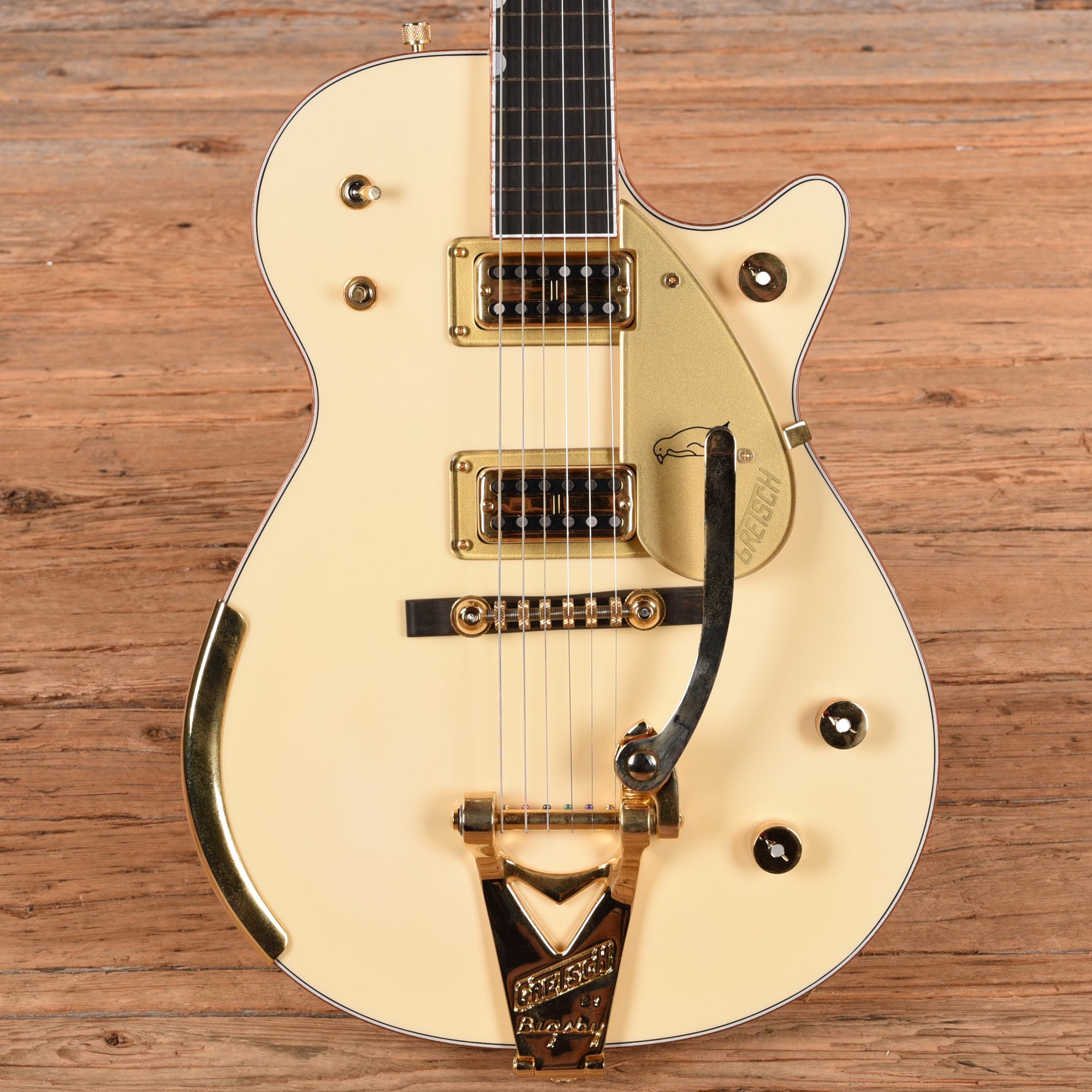 Gretsch G6134-CS Master Built Penguin White 2024 Electric Guitars