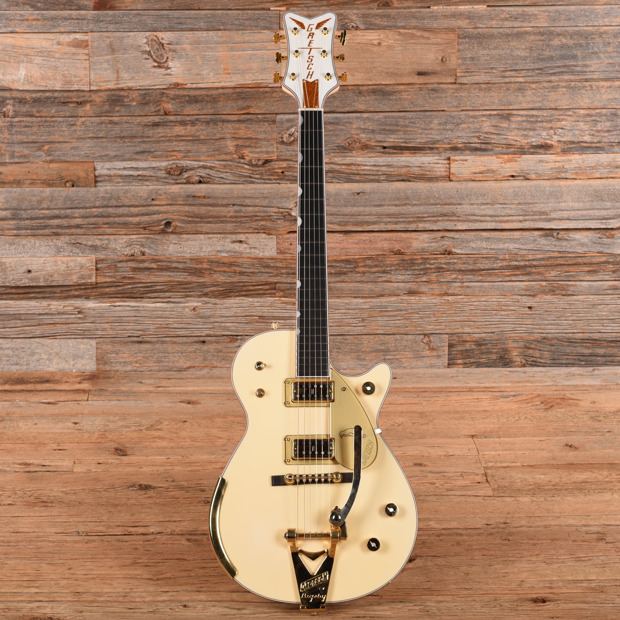 Gretsch G6134-CS Master Built Penguin White 2024 Electric Guitars