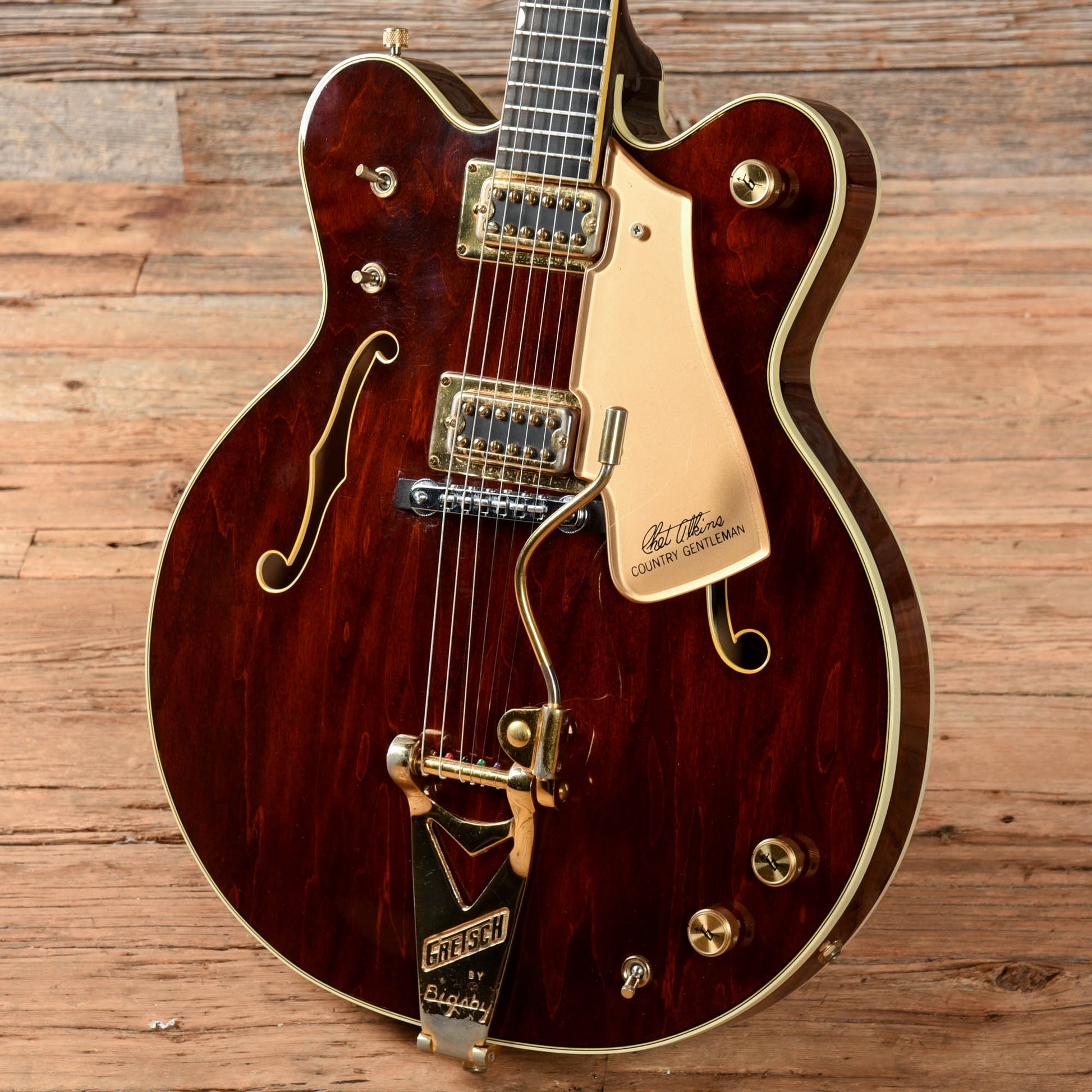Gretsch 7670 Country Gentleman Walnut 1975 Electric Guitars / Semi-Hollow