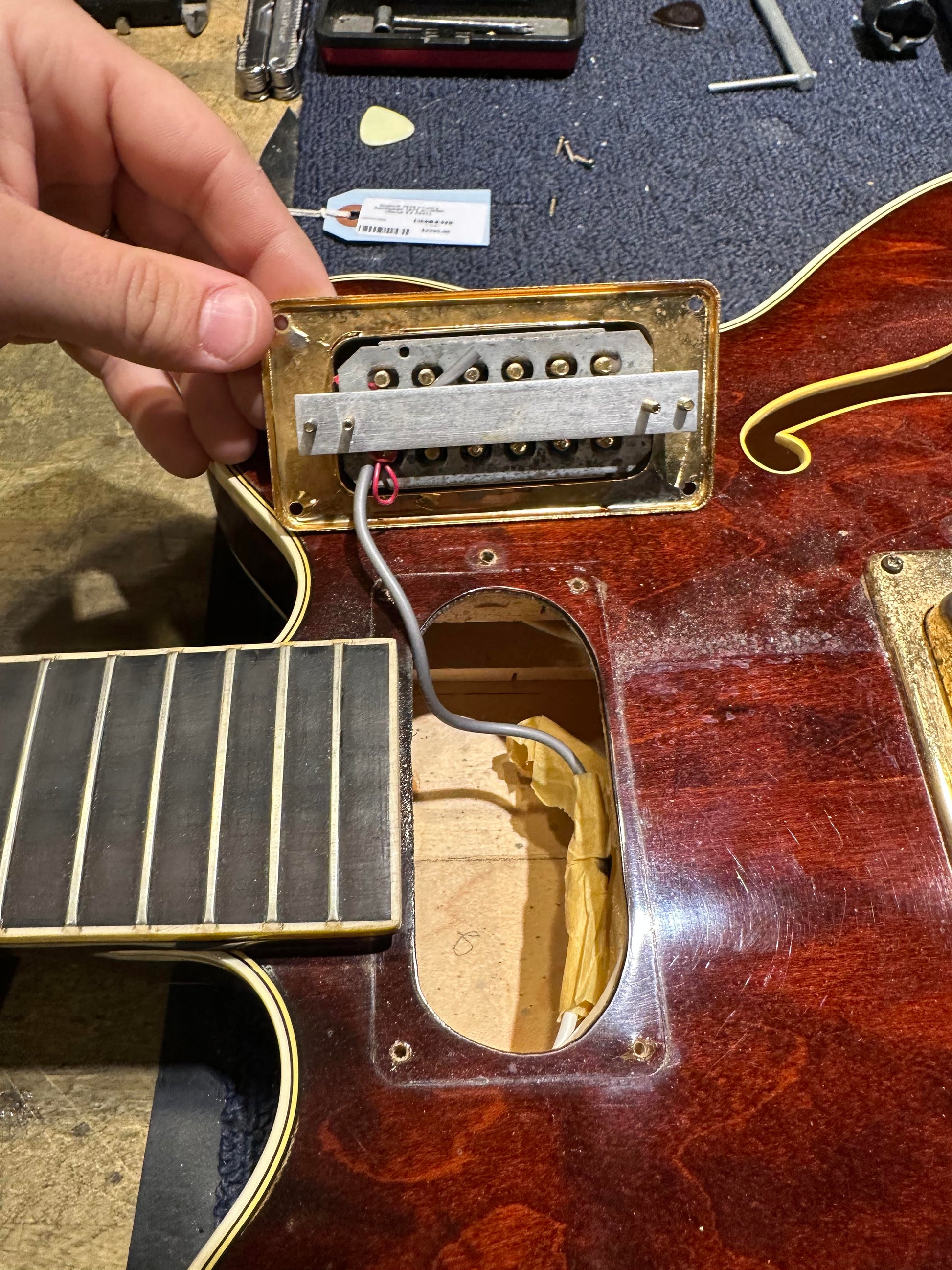 Gretsch 7670 Country Gentleman Walnut 1975 Electric Guitars / Semi-Hollow