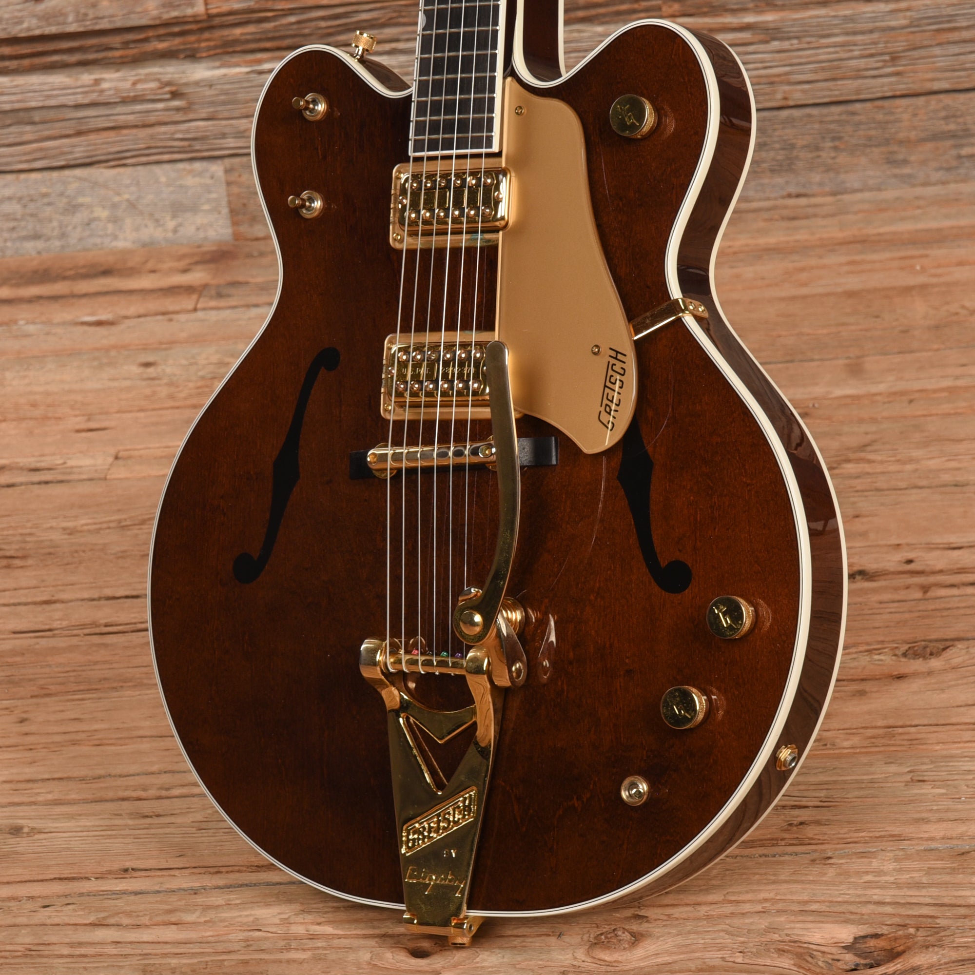 Gretsch G6122-1962 Country Classic Walnut 2005 Electric Guitars / Semi-Hollow