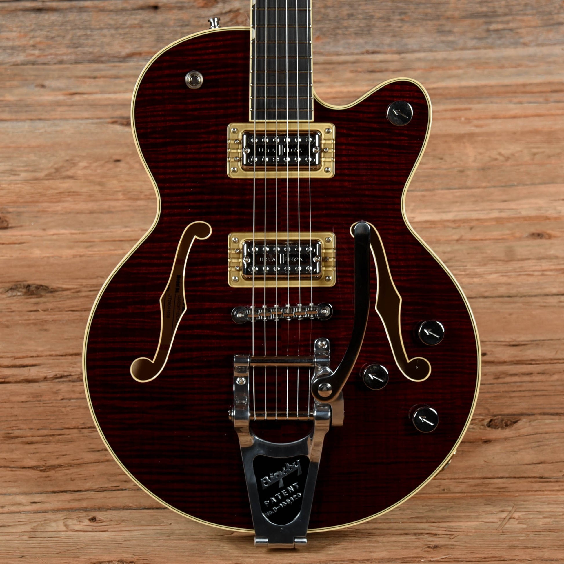 Gretsch G6659TFM Players Edition Broadkaster Jr Walnut Electric Guitars / Semi-Hollow