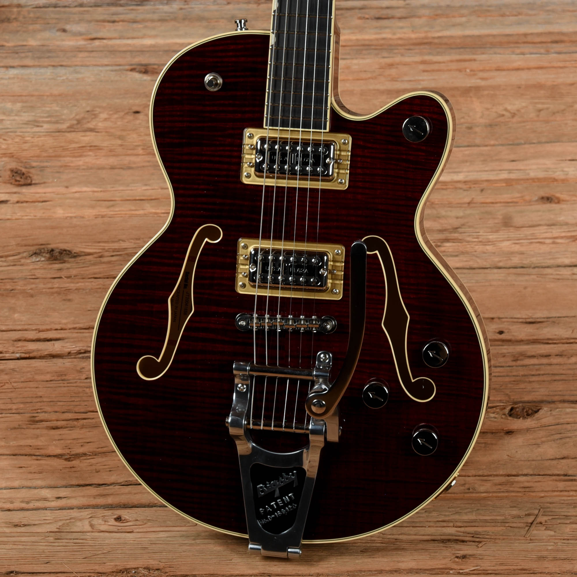 Gretsch G6659TFM Players Edition Broadkaster Jr Walnut Electric Guitars / Semi-Hollow