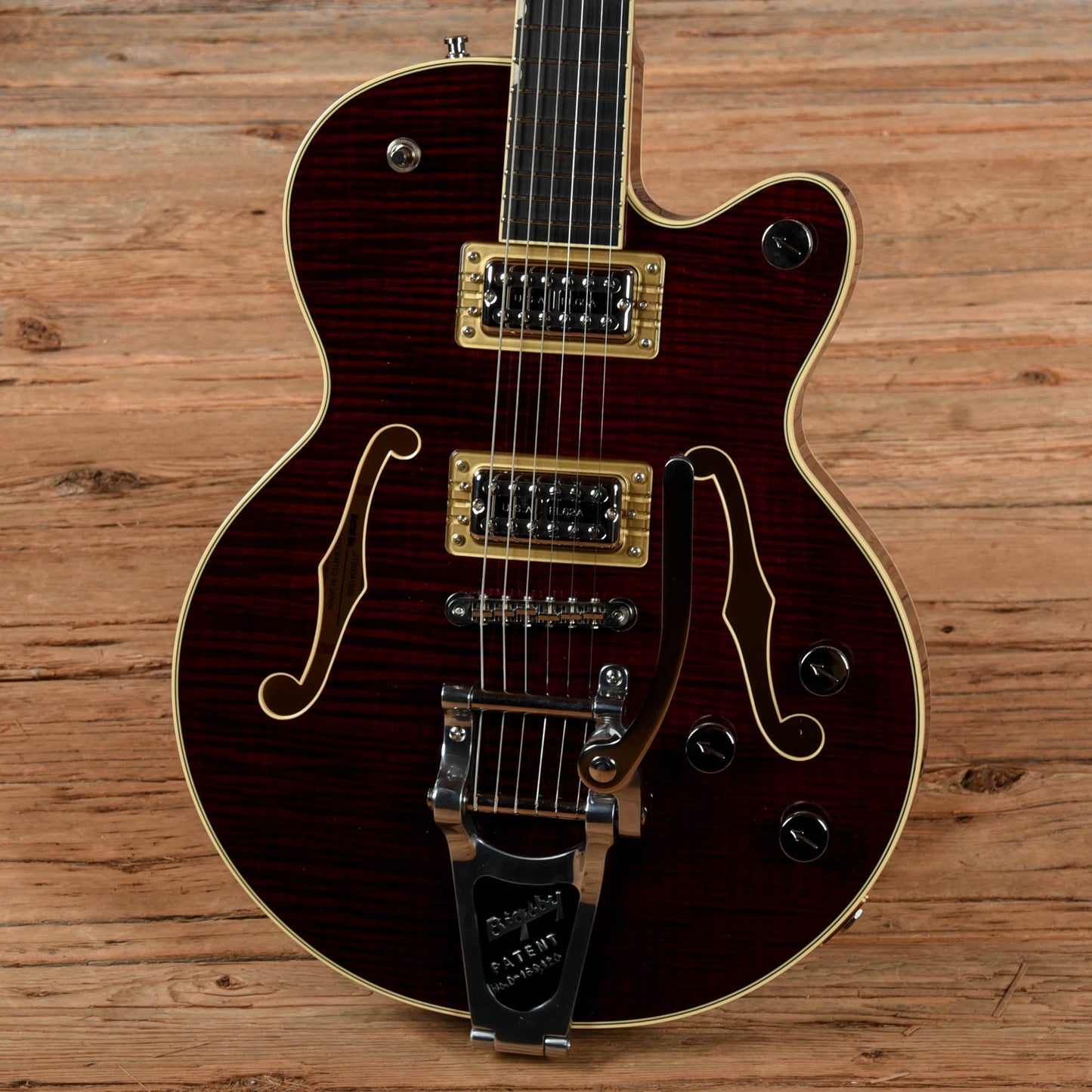 Gretsch G6659TFM Players Edition Broadkaster Jr Walnut Electric Guitars / Semi-Hollow