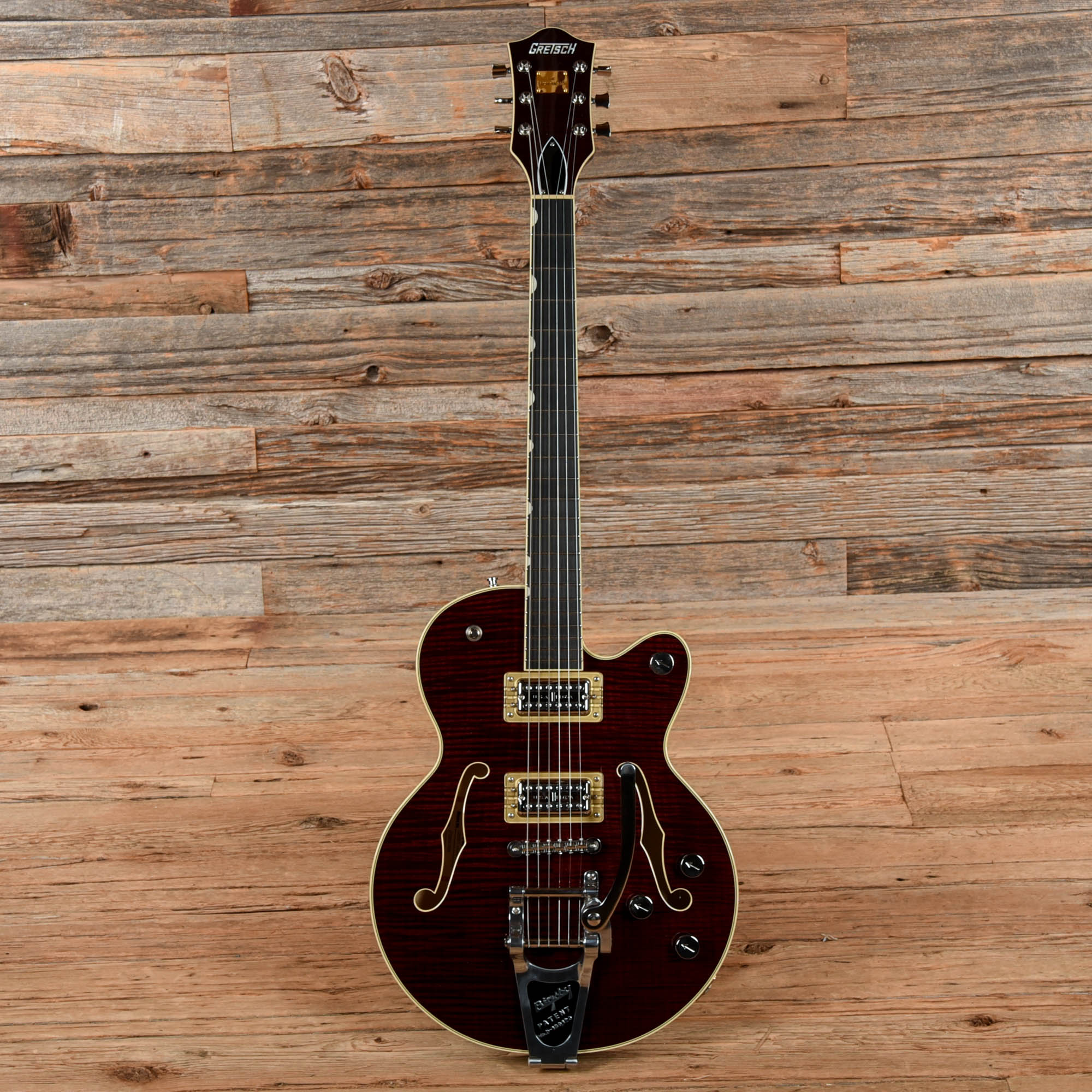 Gretsch G6659TFM Players Edition Broadkaster Jr Walnut Electric Guitars / Semi-Hollow