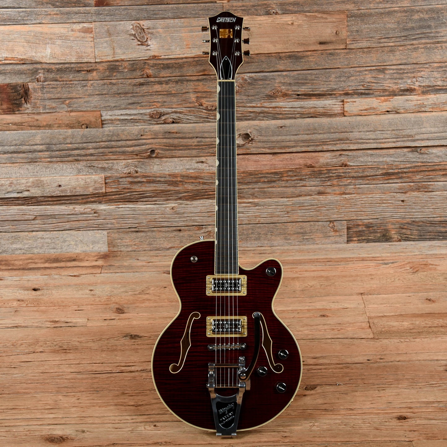 Gretsch G6659TFM Players Edition Broadkaster Jr Walnut Electric Guitars / Semi-Hollow
