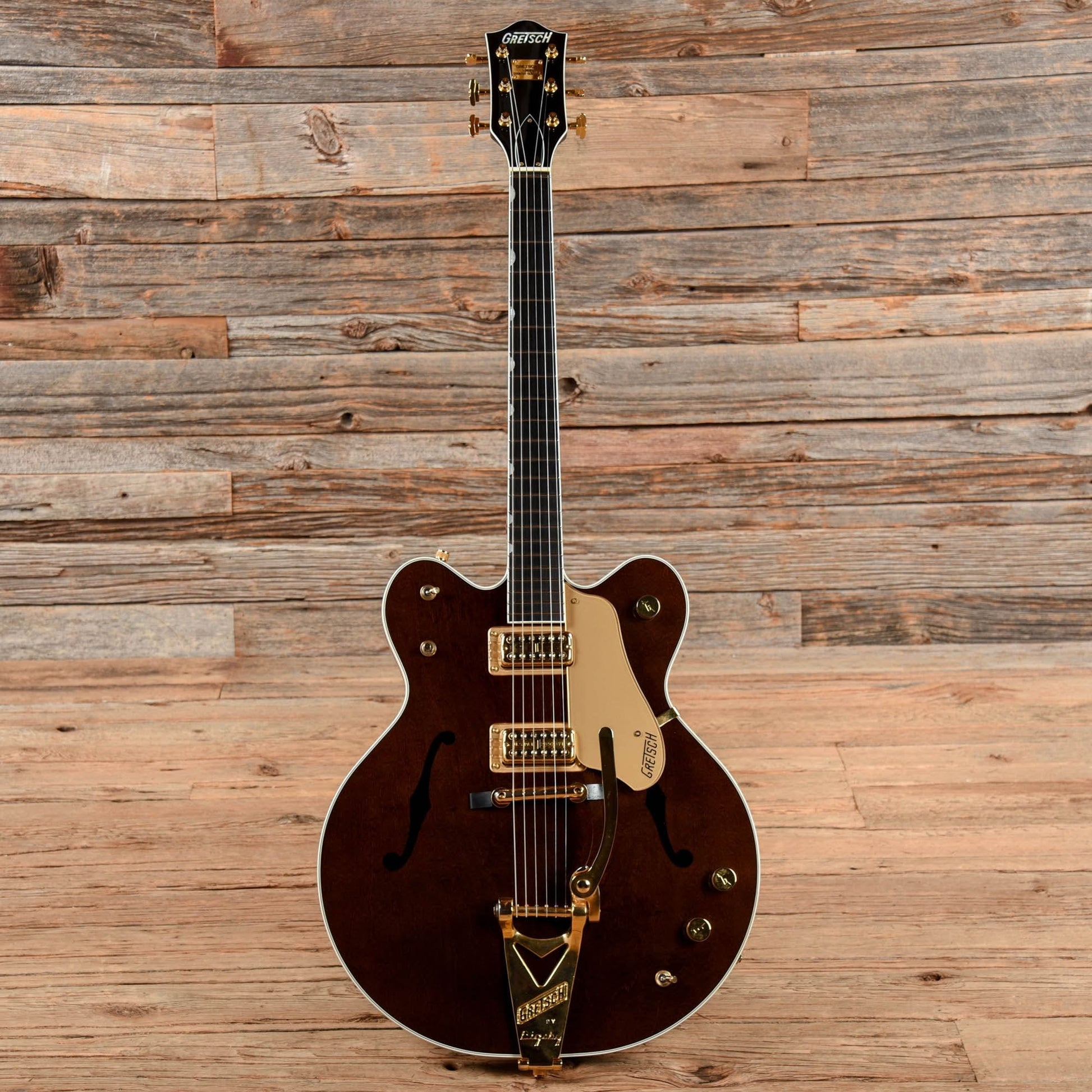 Gretsch G6122-1962 Country Classic Walnut 2005 Electric Guitars / Solid Body