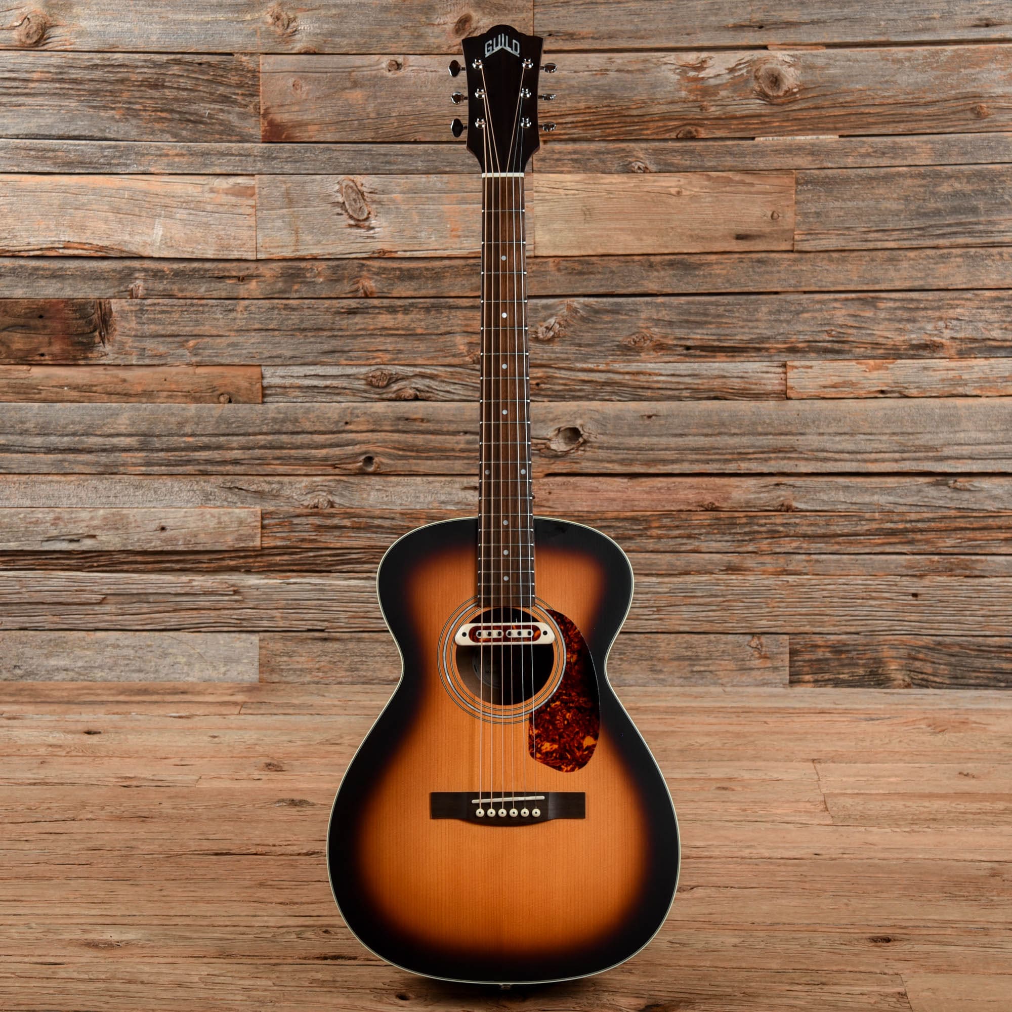 Guild Westerly M-240E Troubadour Vintage Sunburst Satin Acoustic Guitars / Concert