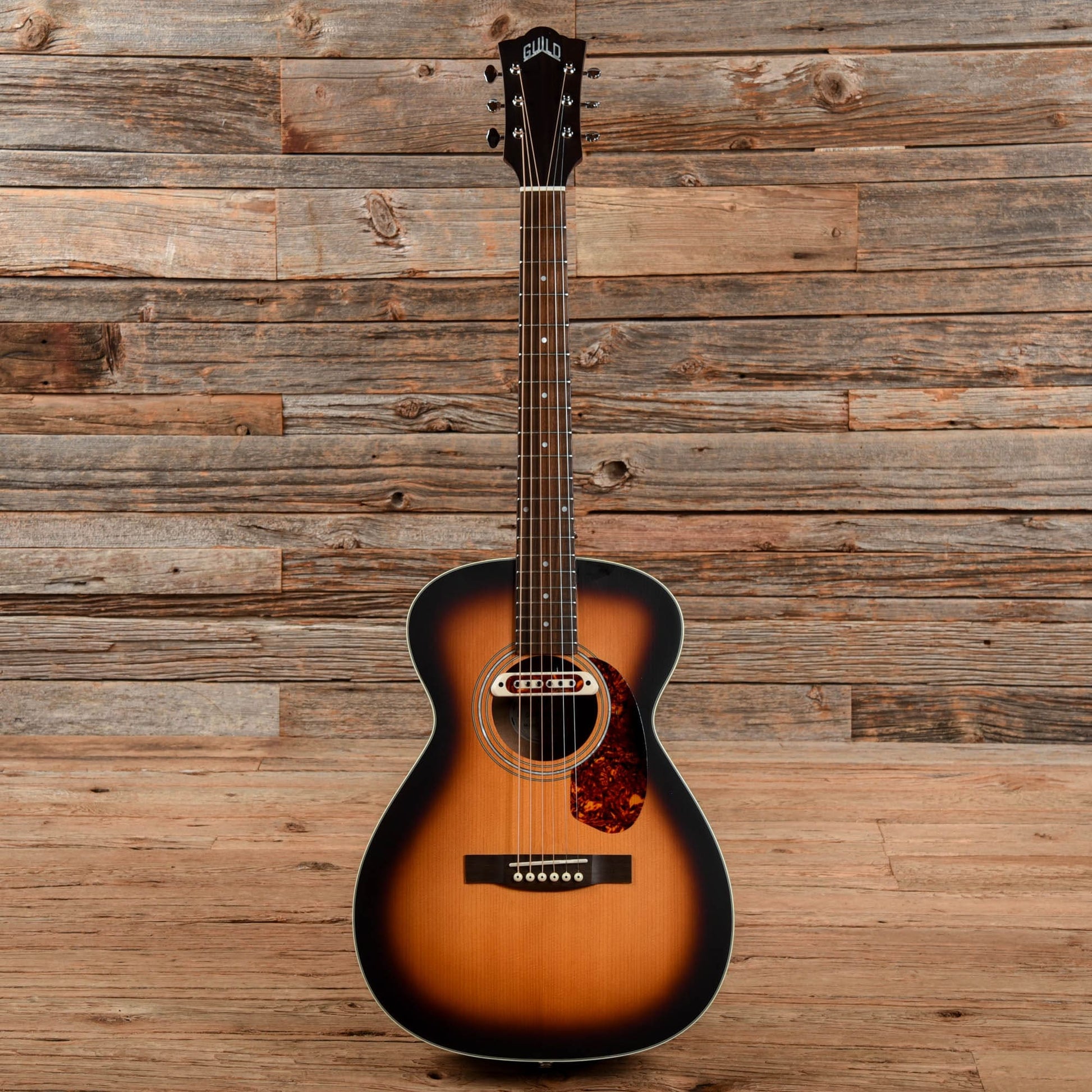 Guild Westerly M-240E Troubadour Vintage Sunburst Satin Acoustic Guitars / Concert