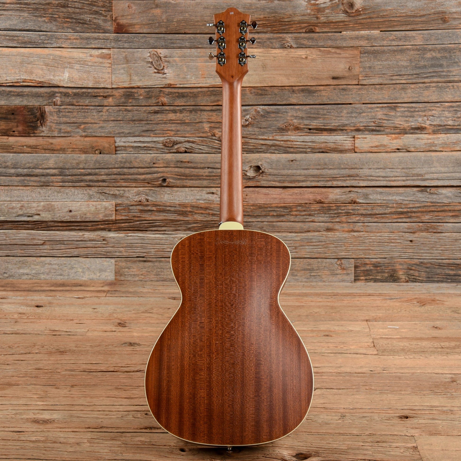 Guild Westerly M-240E Troubadour Vintage Sunburst Satin Acoustic Guitars / Concert