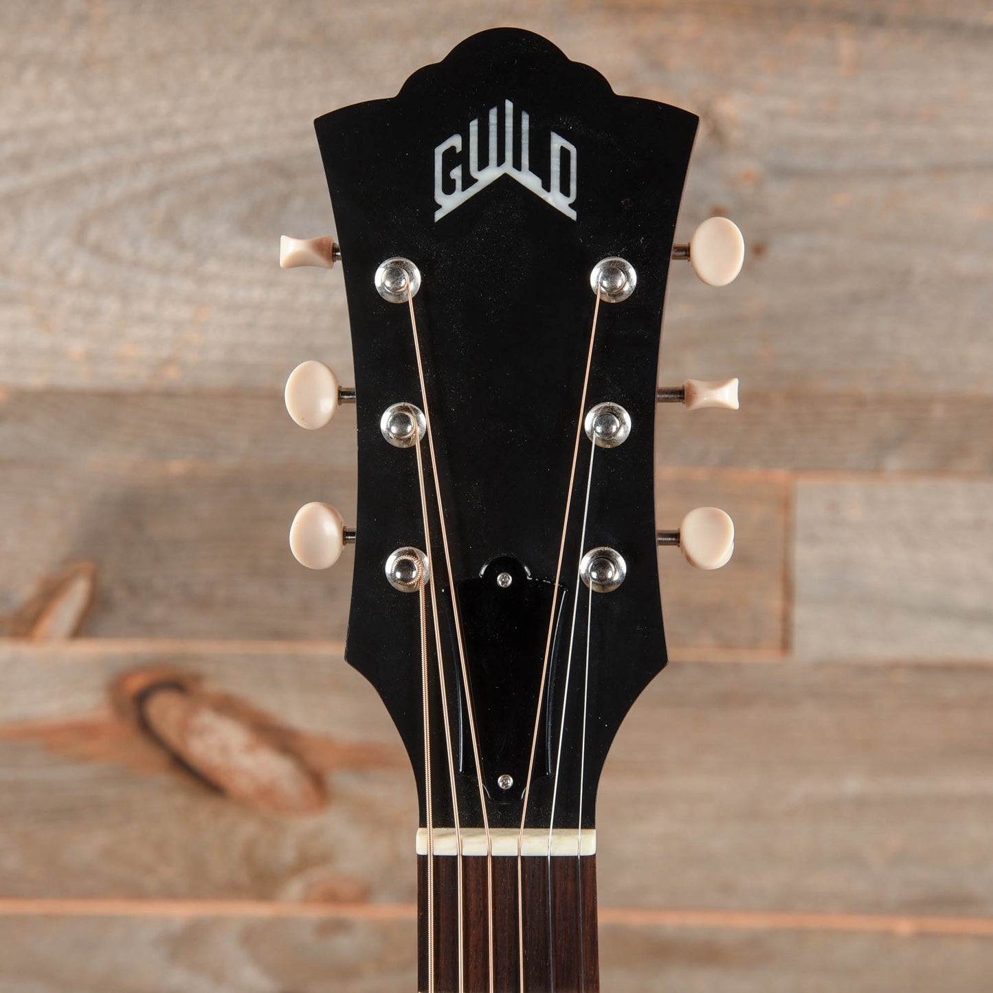 Guild USA D-40 Dreadnought Sitka Spruce/Mahogany Natural w/LR Baggs Pickup Acoustic Guitars / Dreadnought